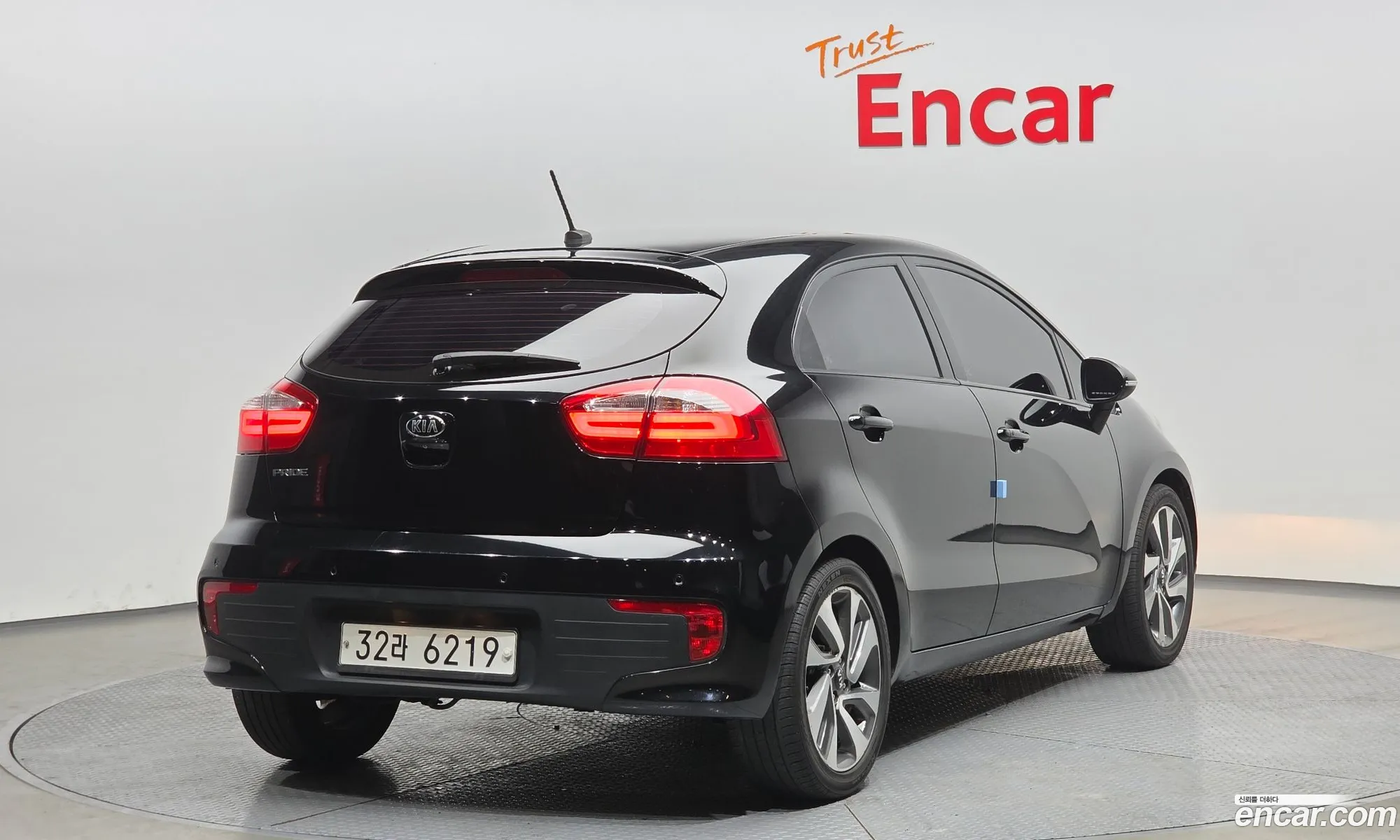 Kia Pride 2015 — 19