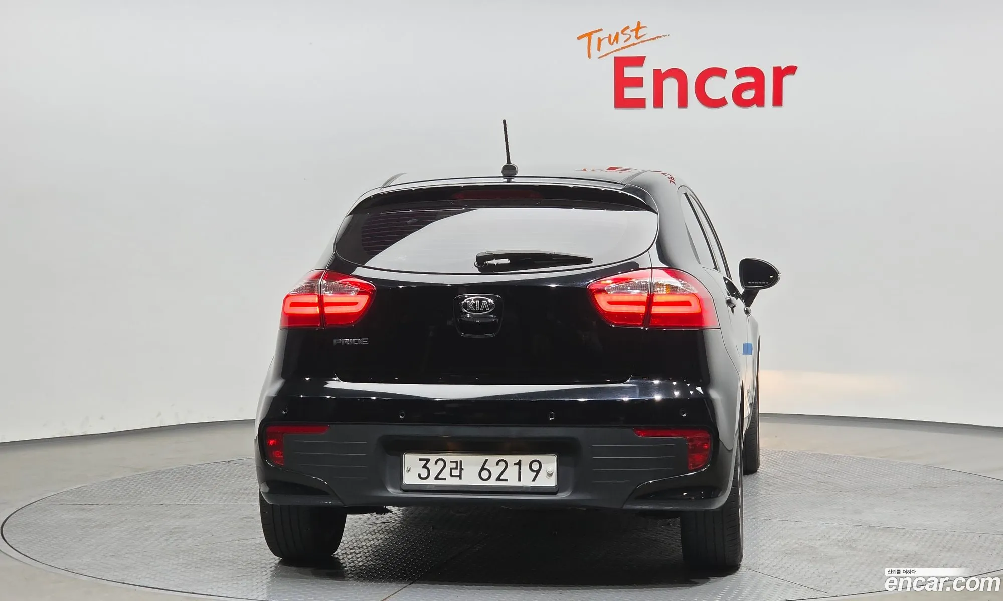 Kia Pride 2015 — 9