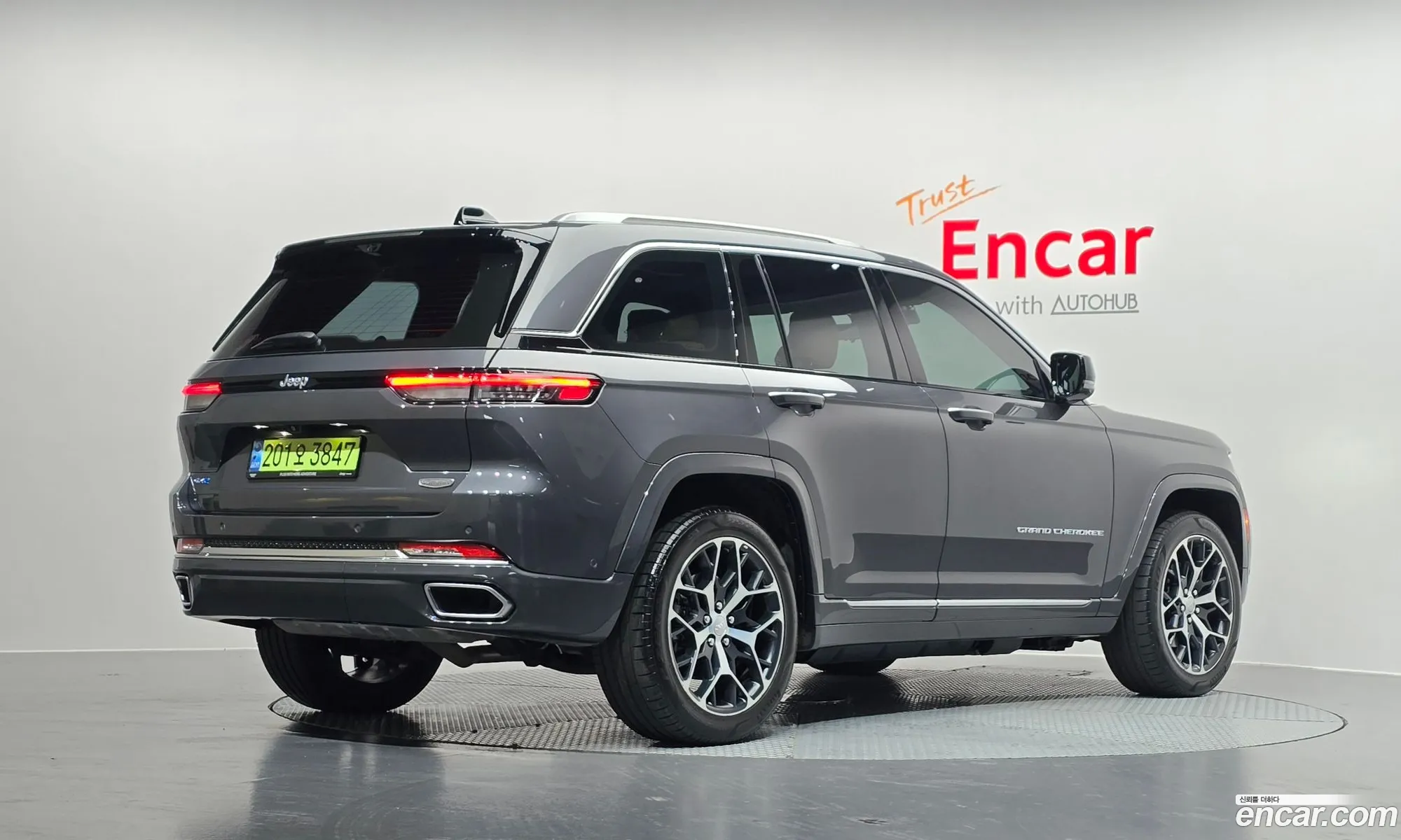 Jeep Grand Cherokee 2023 — 13