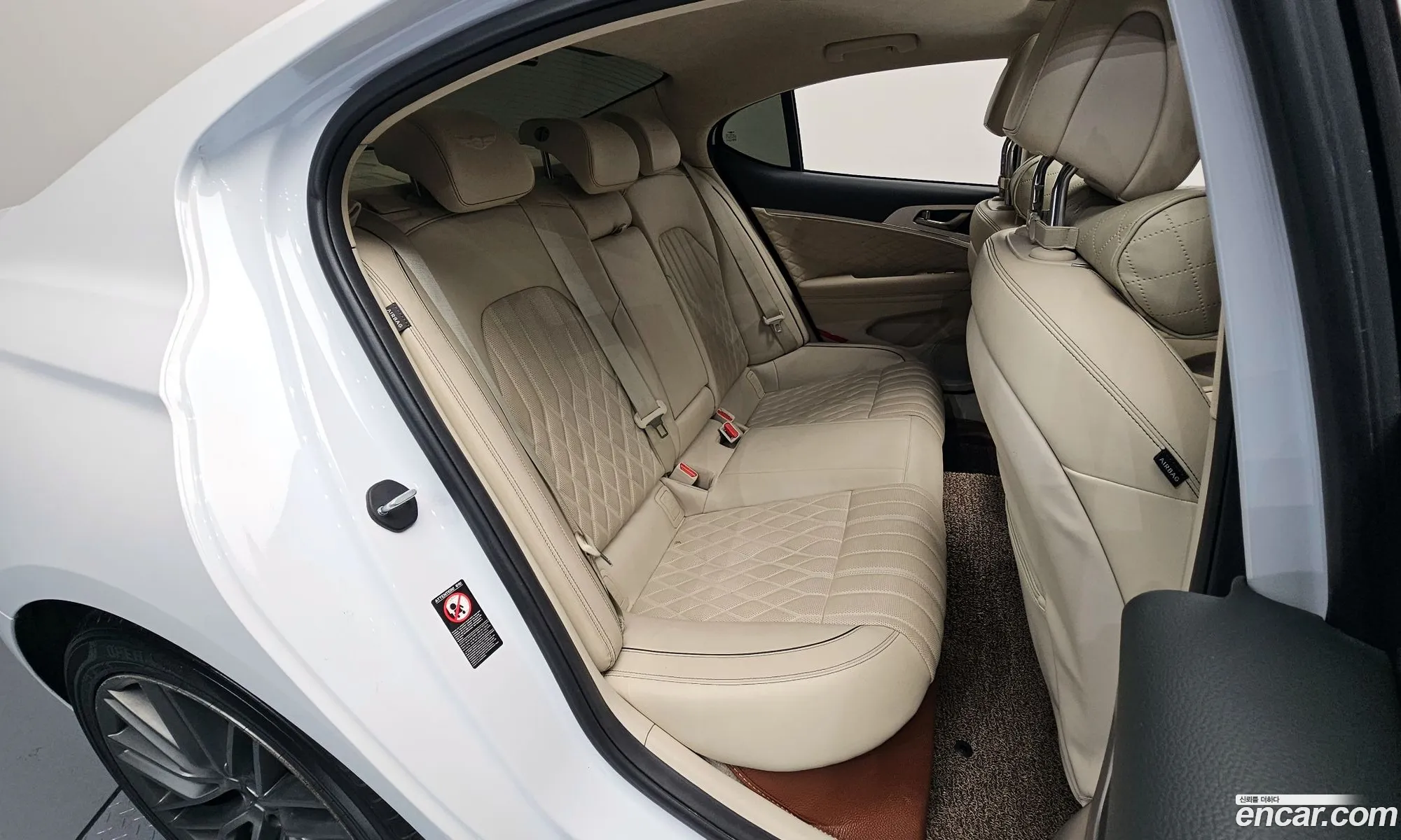 Genesis G70 2018 KMTG341ADJU020297 — 18