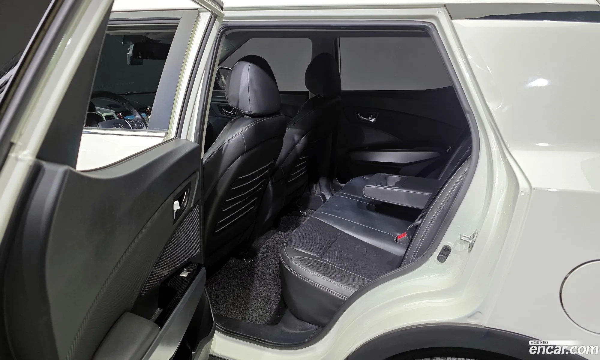 KG Mobility (SsangYong) Tivoli Armour 2018 — 18
