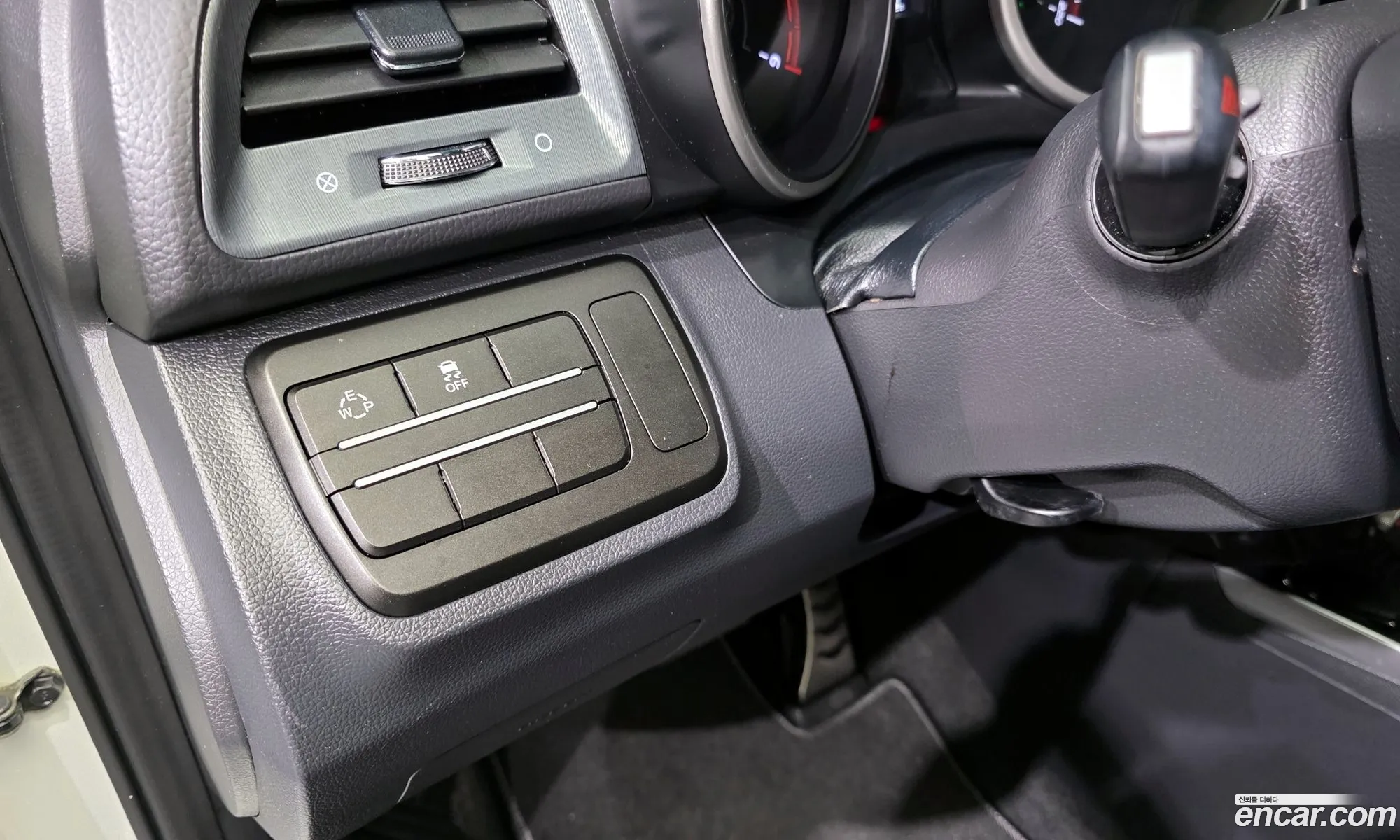 KG Mobility (SsangYong) Tivoli Armour 2018 — 10