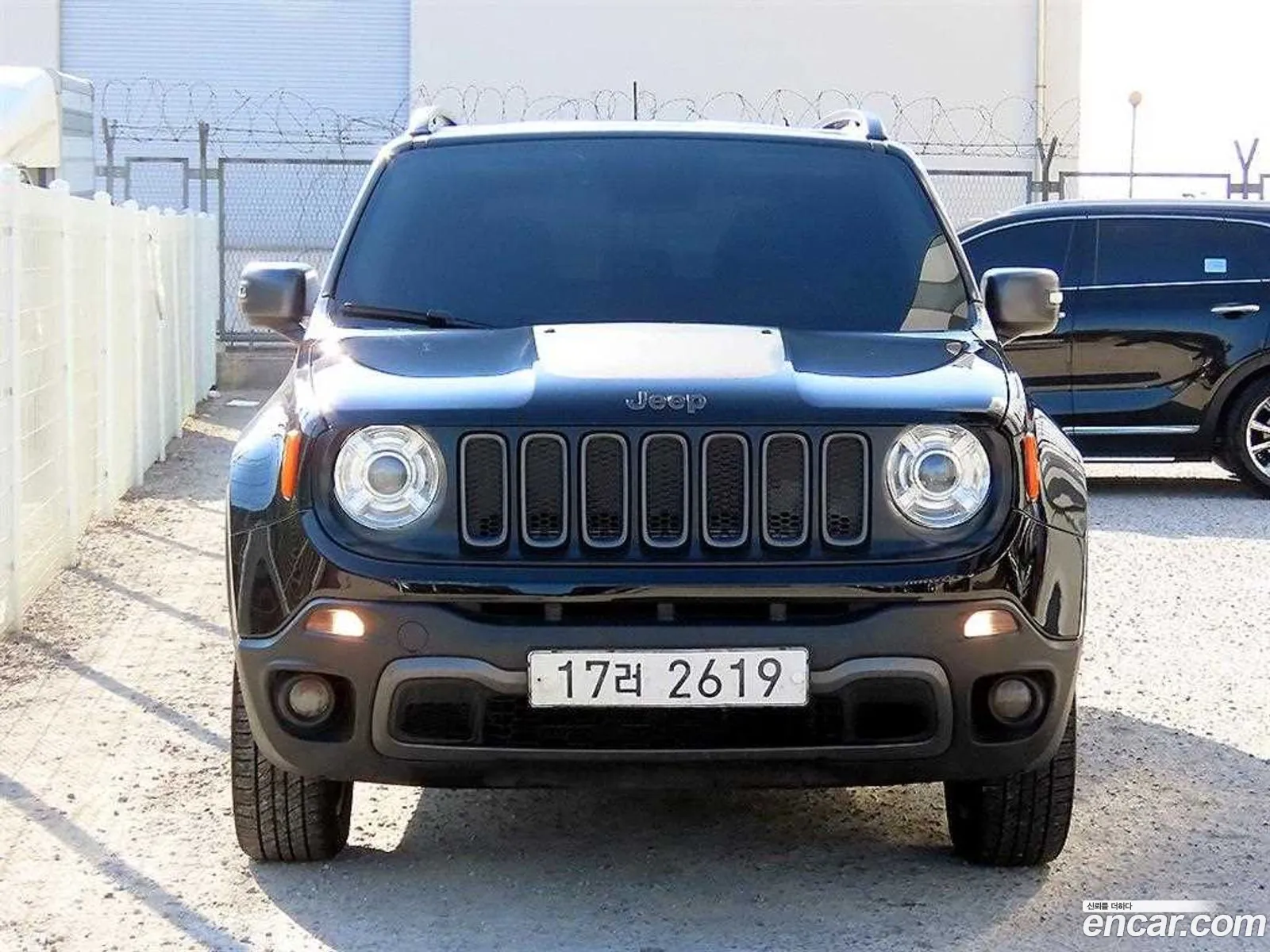 Jeep Renegade 2017 — 19