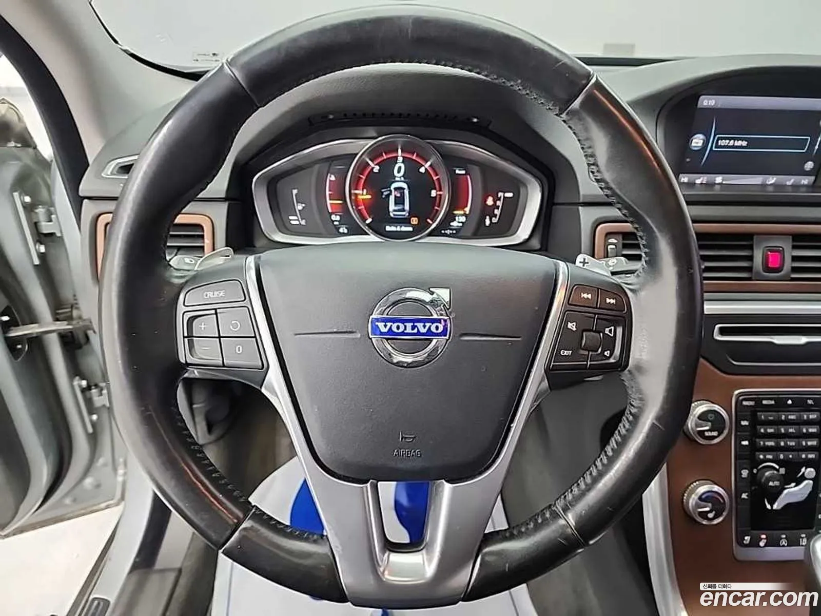 Volvo XC70 2015 — 17