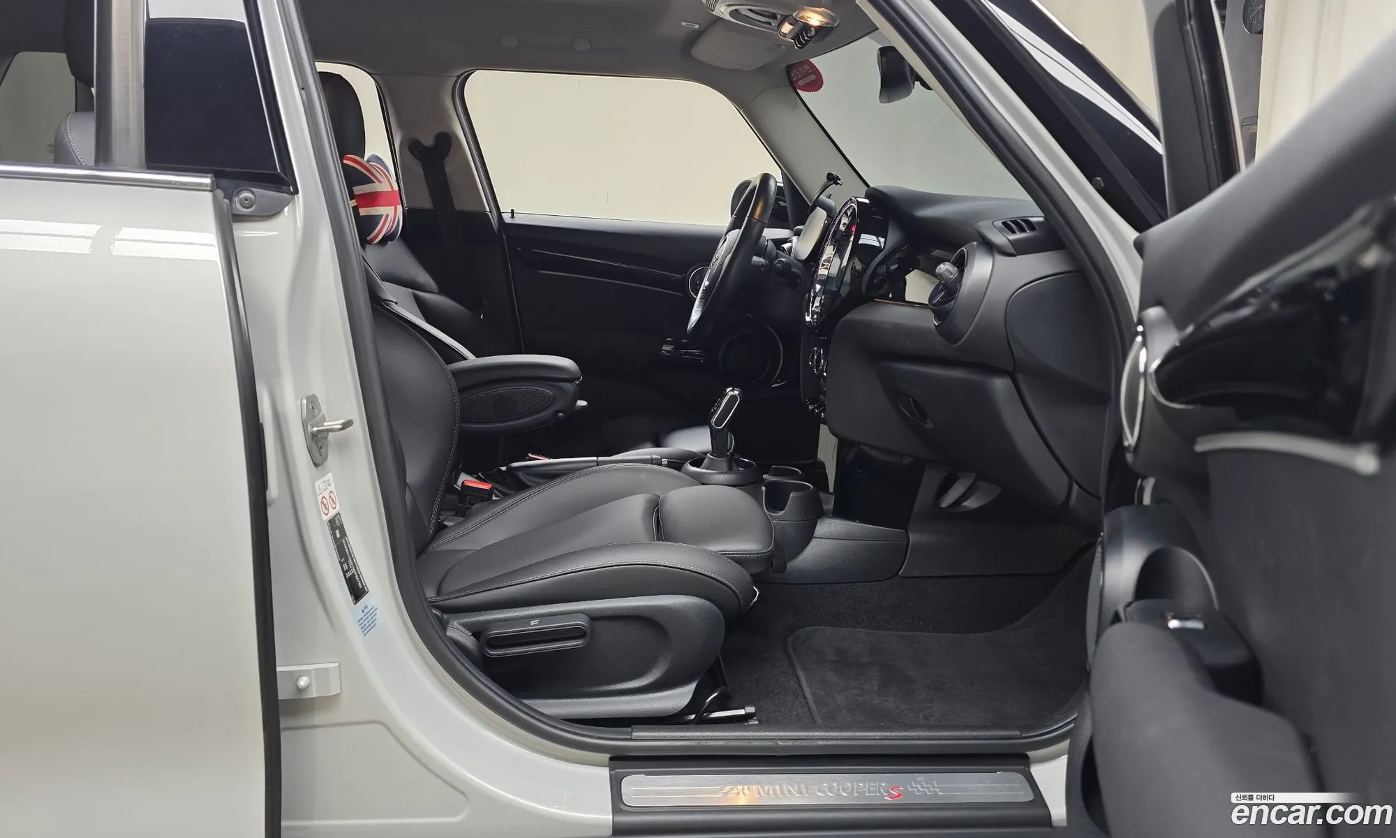 Mini Cooper S 2021 WMW61DK01N2P84760 — 19