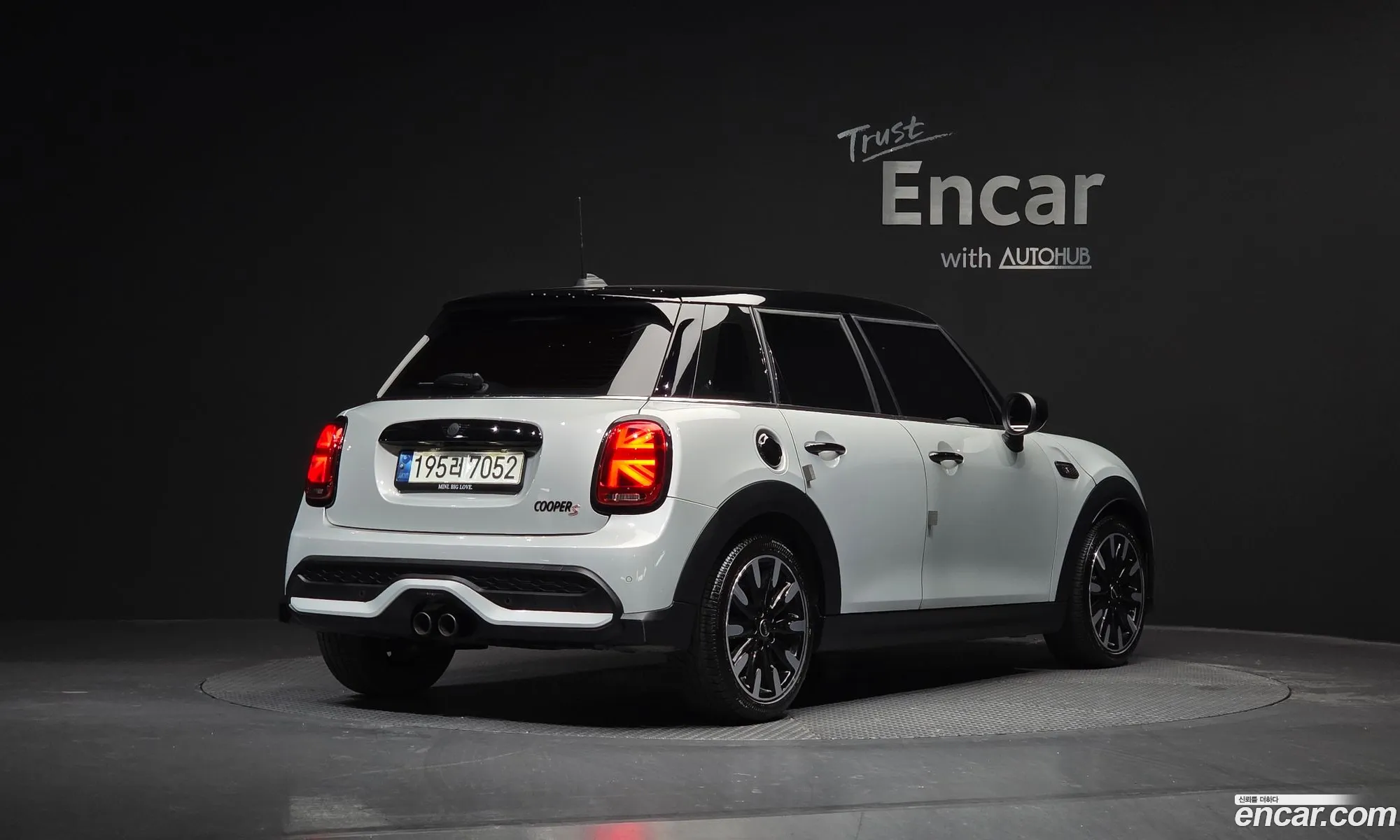Mini Cooper S 2021 WMW61DK01N2P84760 — 13
