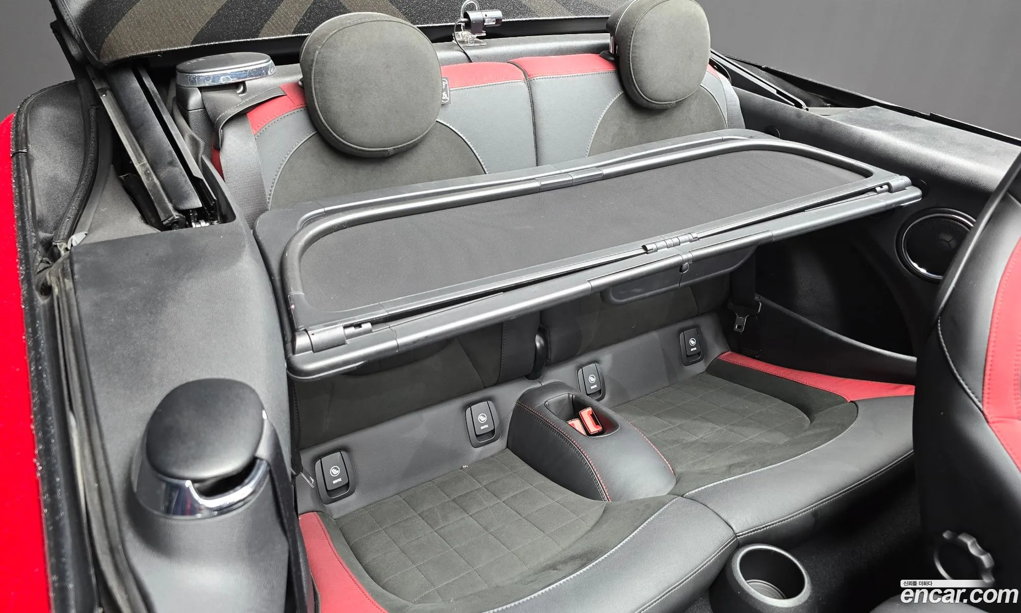 Mini Cooper S Convertible 2019 WMWWH9104K3E71379 — 3