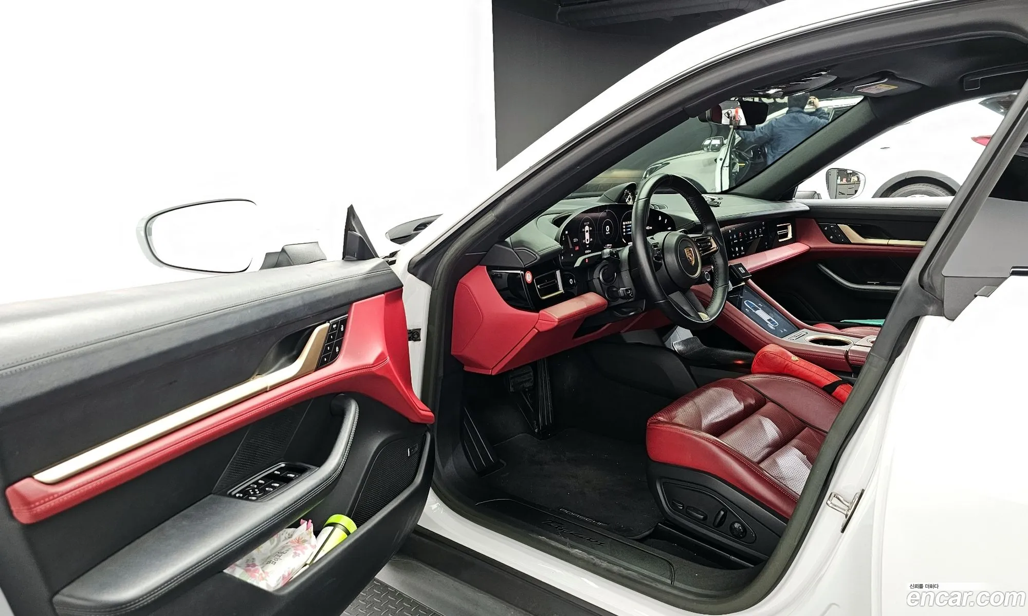 Porsche Taycan 2023 — 11