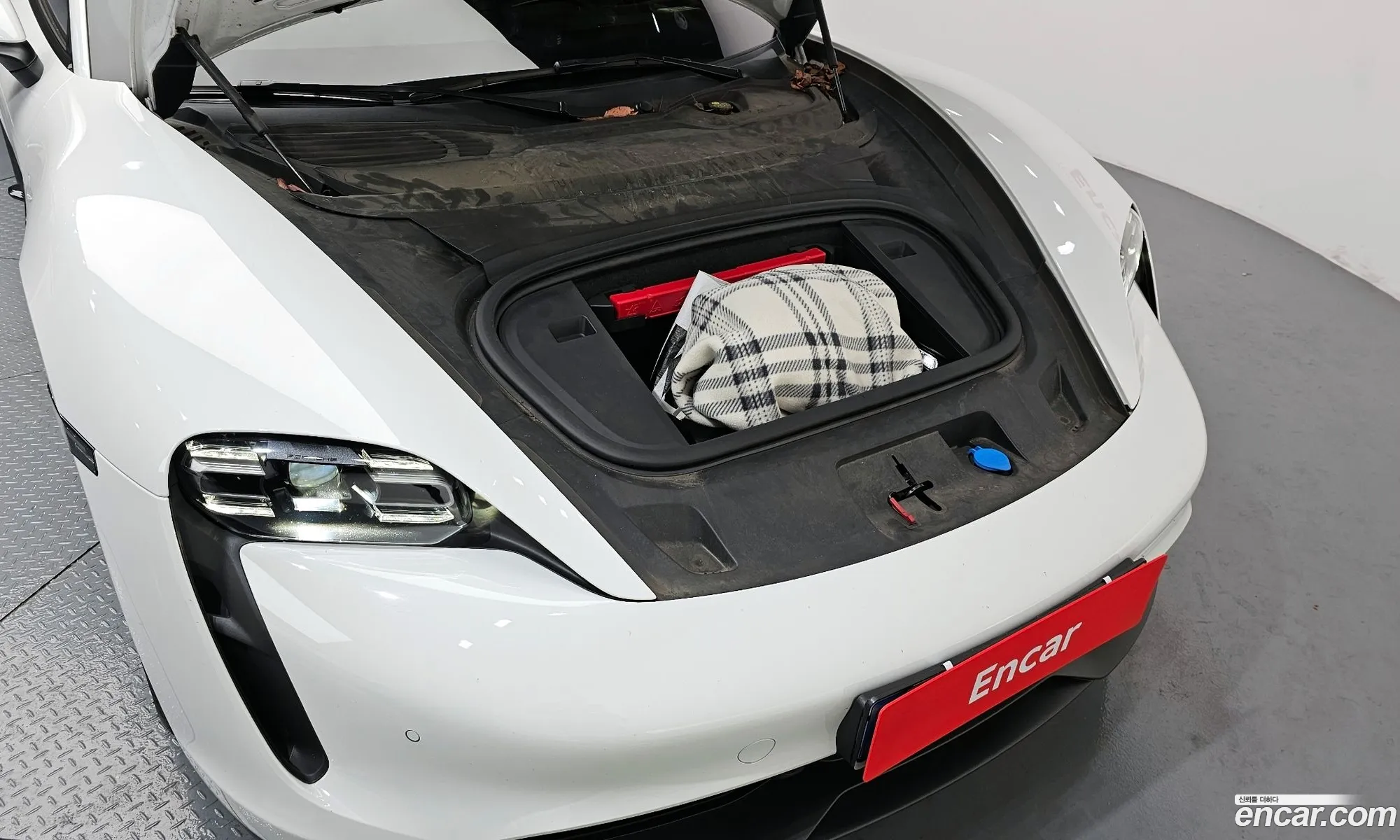 Porsche Taycan 2023 — 9