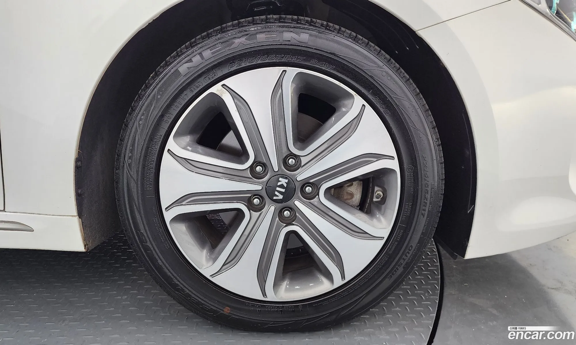 Kia K5 Hybrid 2016 — 14