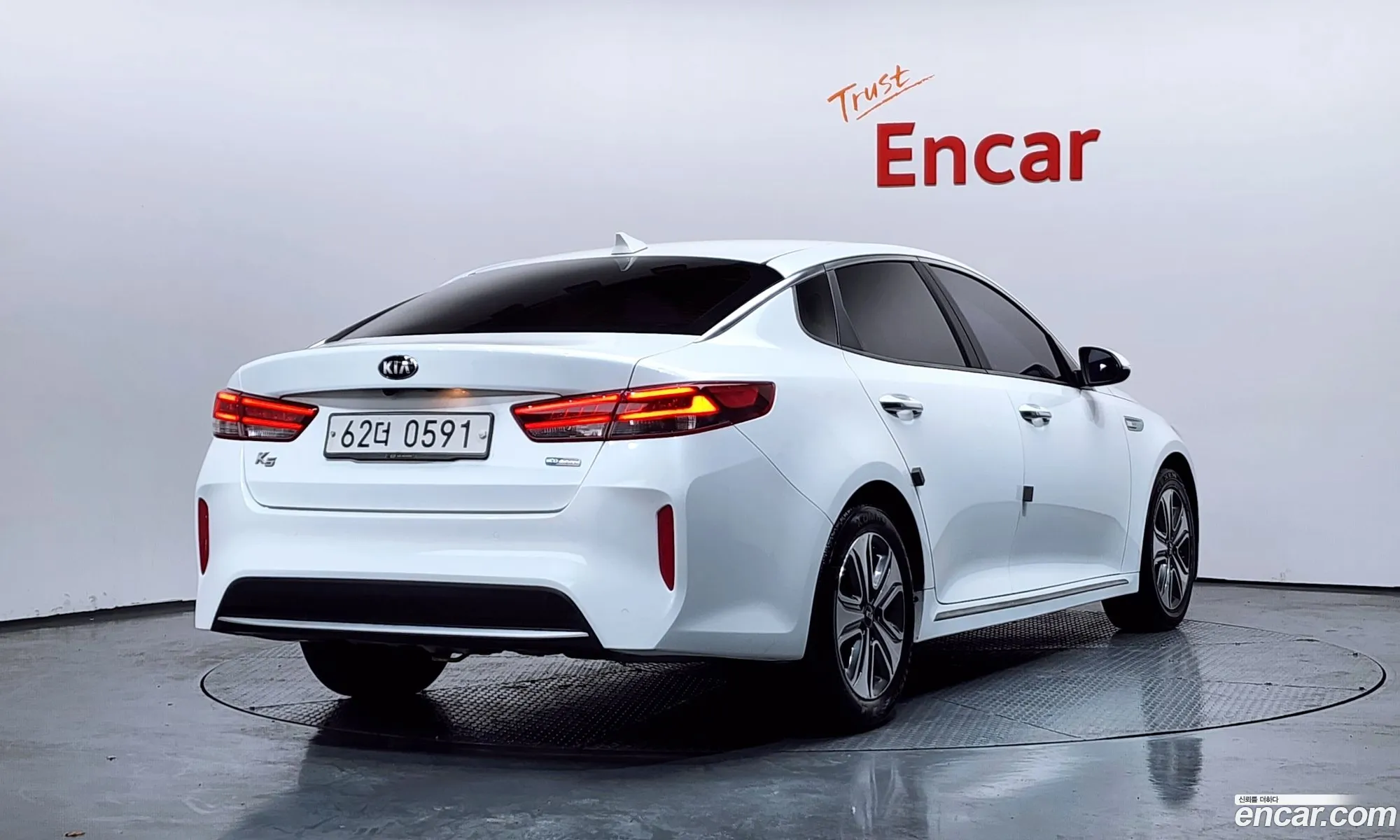 Kia K5 Hybrid 2016 — 3