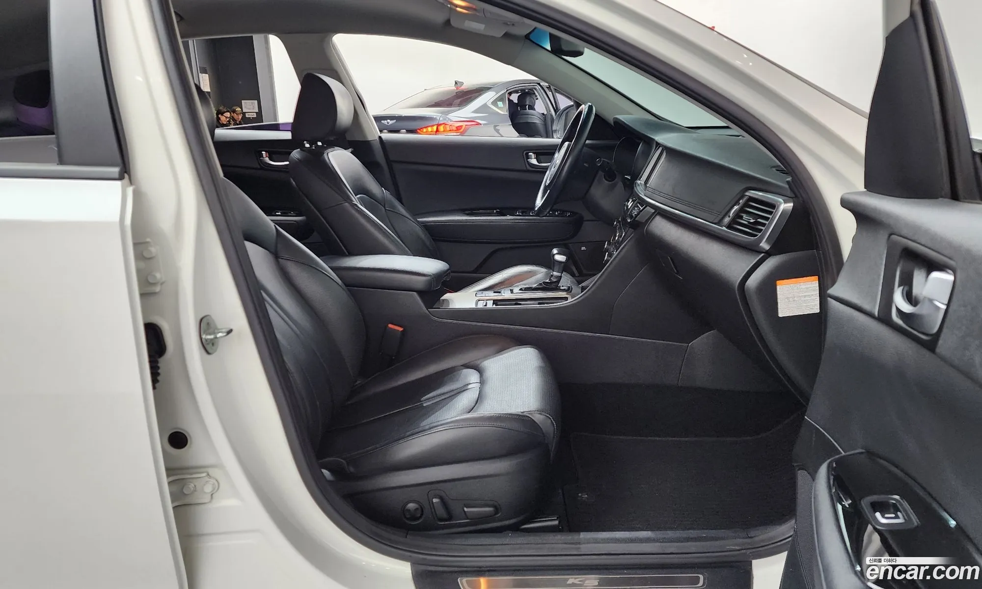 Kia K5 Hybrid 2016 — 5