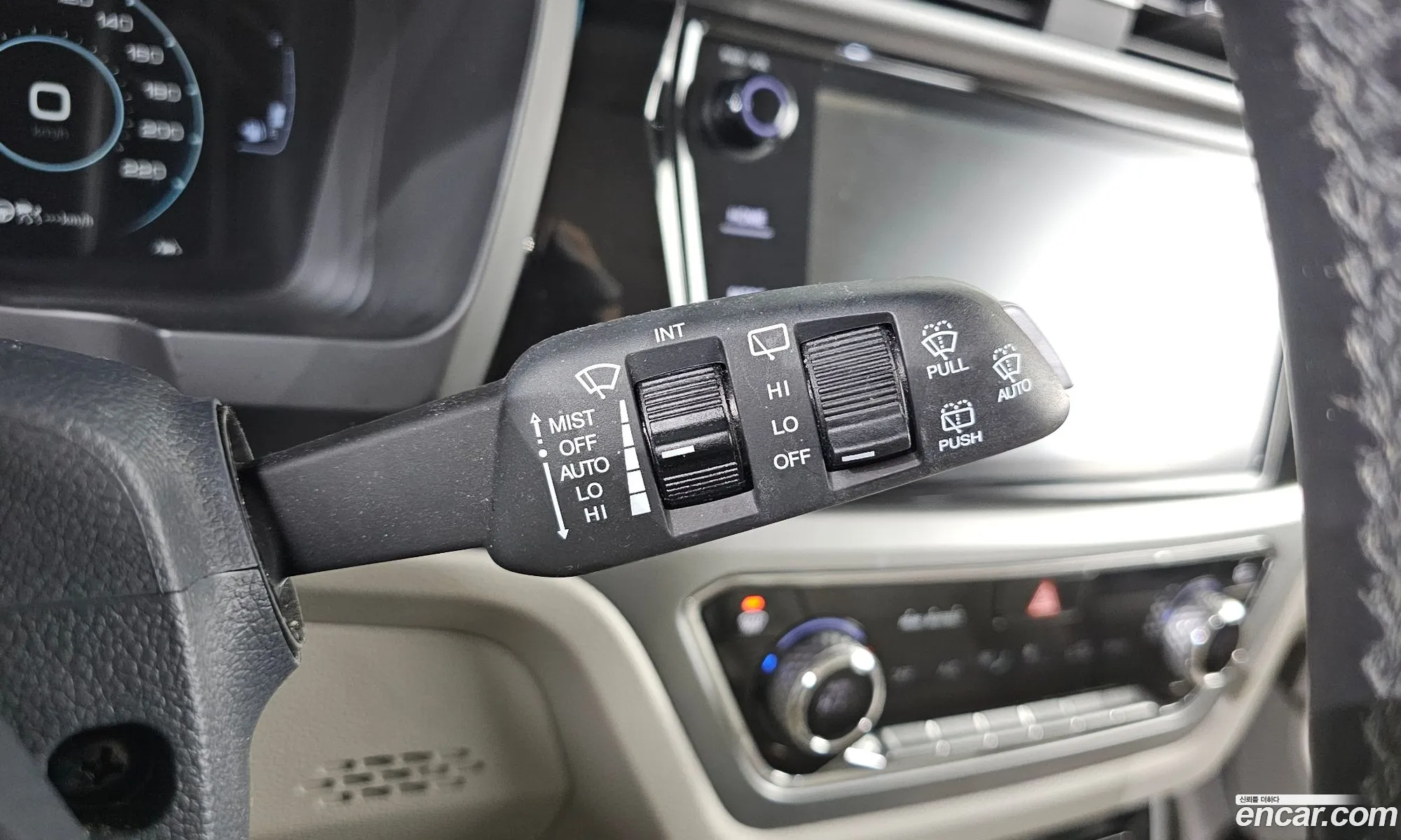 KG Mobility (SsangYong) Beautiful Korando 2021 — 18