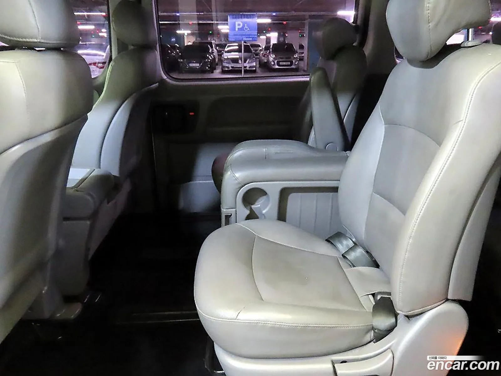Hyundai Grand Starex 2014 — 17
