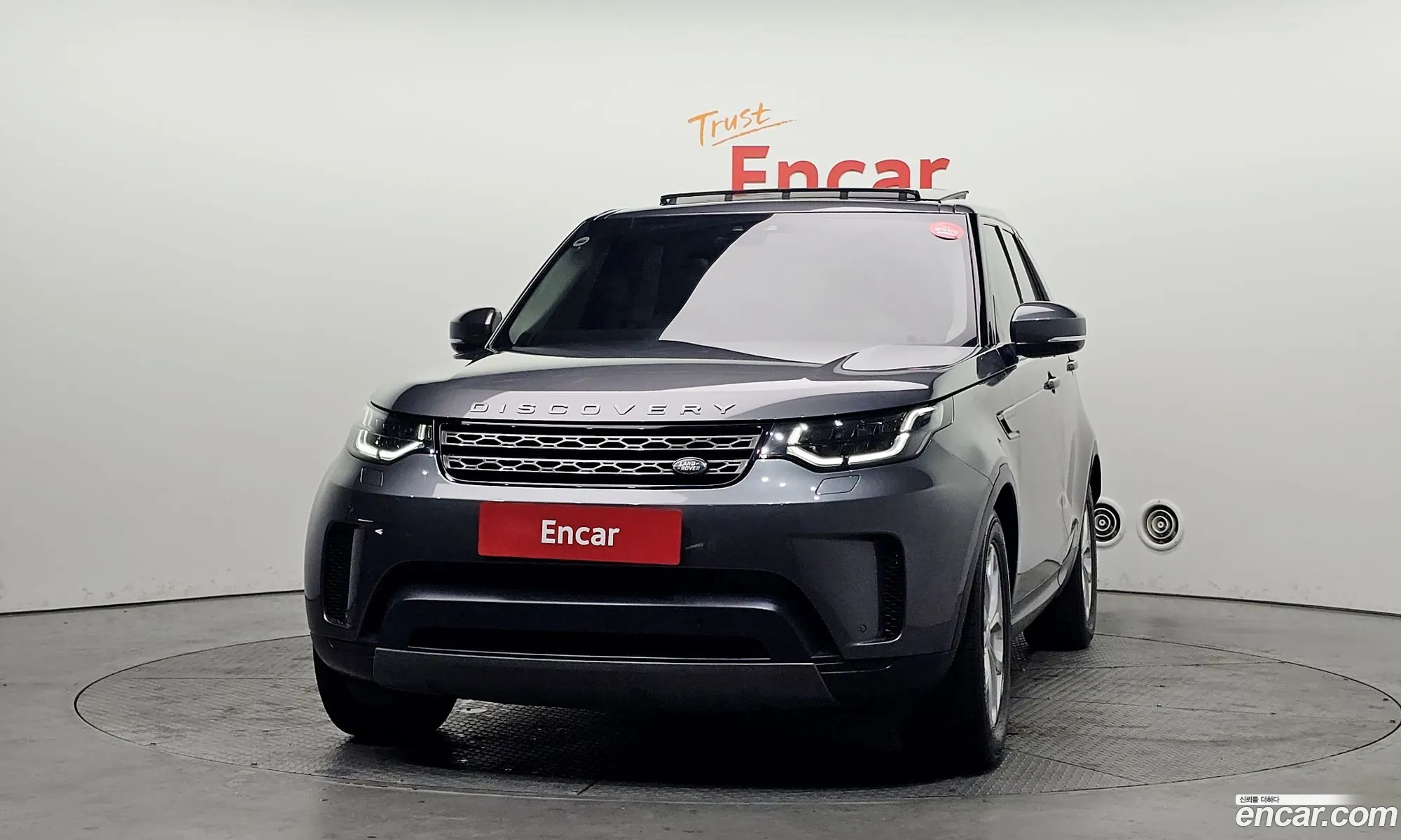 Land Rover Discovery 5 2018 SALRA2BN3JA058293 — 2