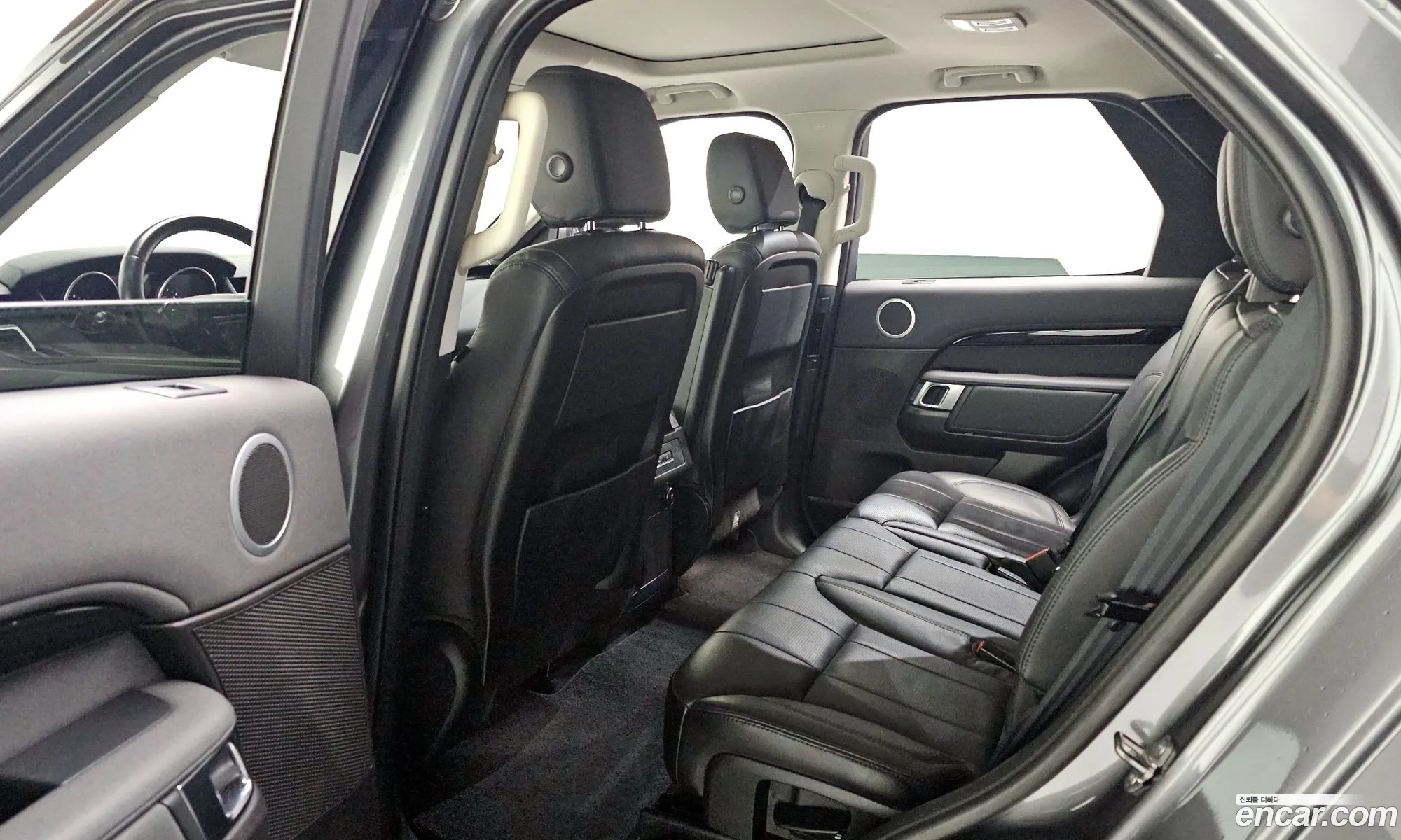 Land Rover Discovery 5 2018 SALRA2BN3JA058293 — 4