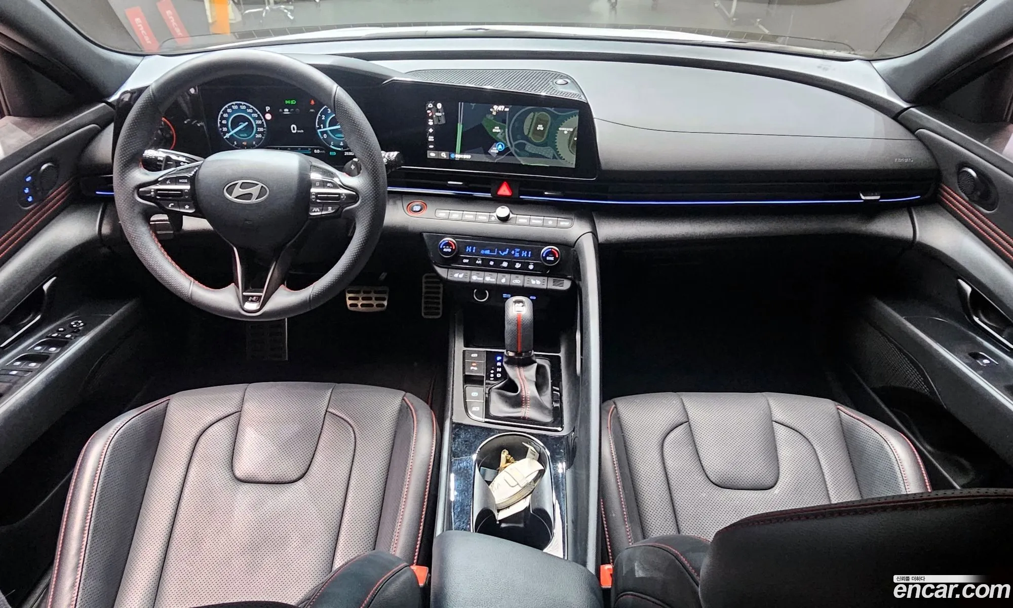Hyundai Elantra 2024 — 2