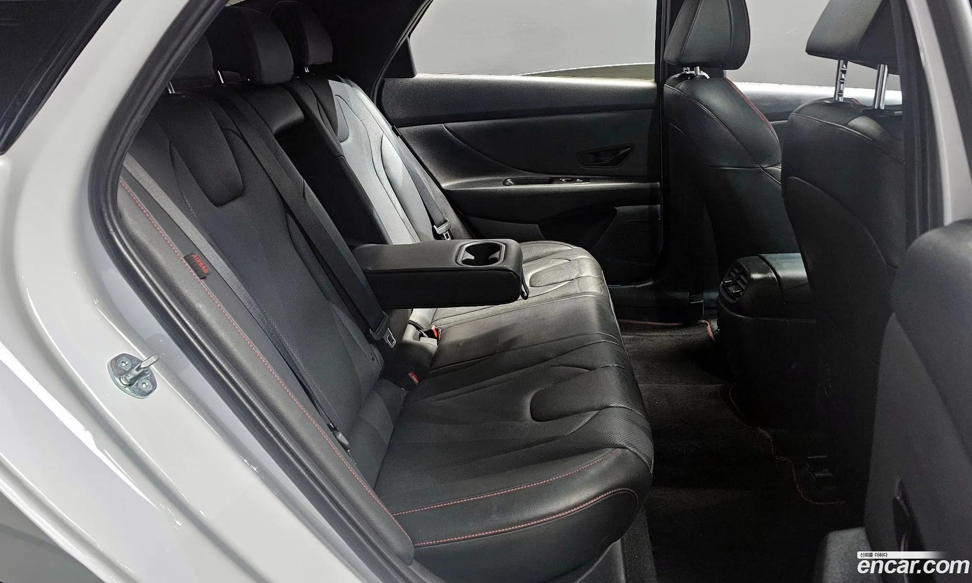Hyundai Elantra 2024 — 3