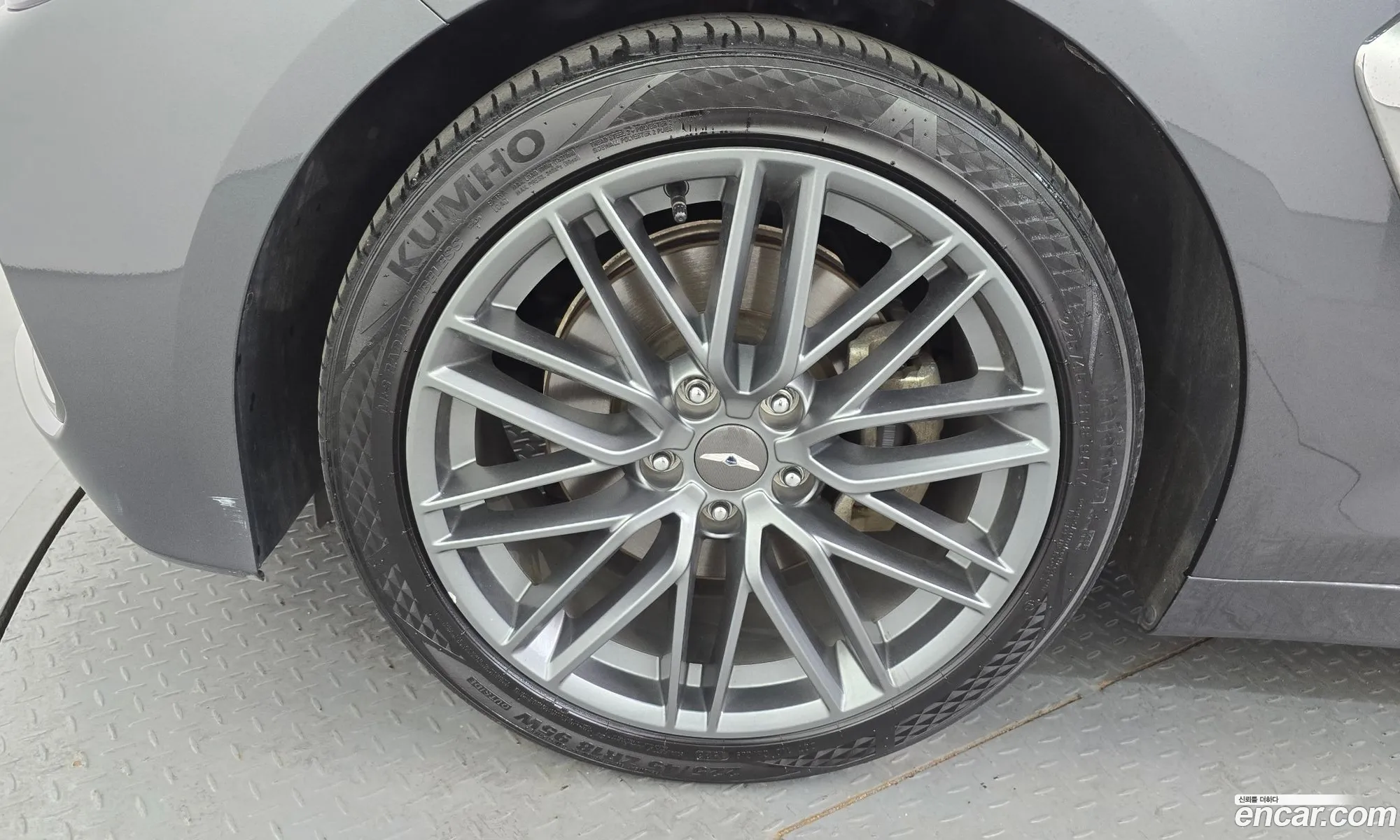 Genesis G70 2018 — 16