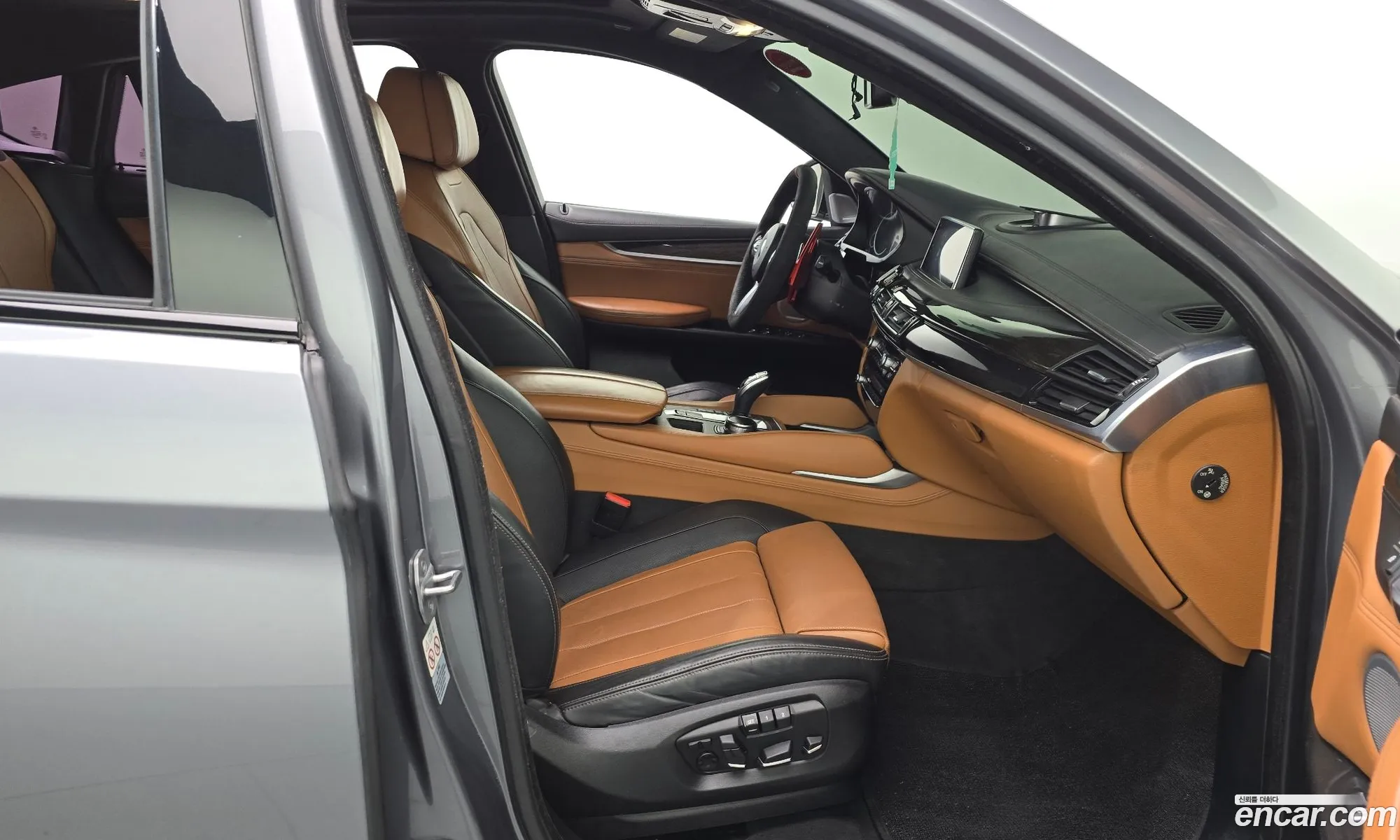BMW X6 2018 WBAKV6104J0W37256 — 15