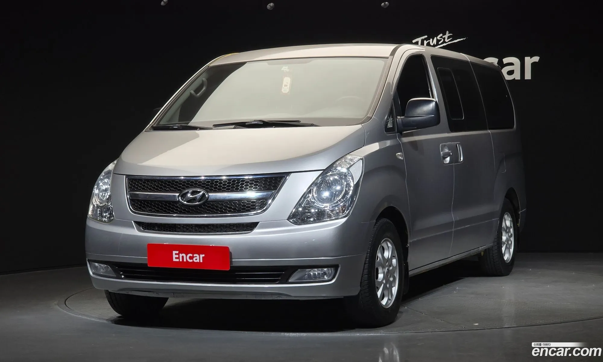 Hyundai Grand Starex 2013 — 17