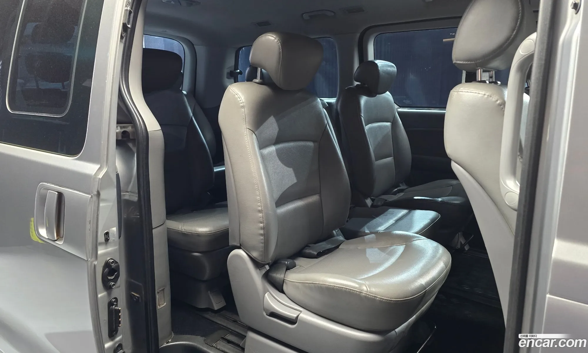 Hyundai Grand Starex 2013 — 20