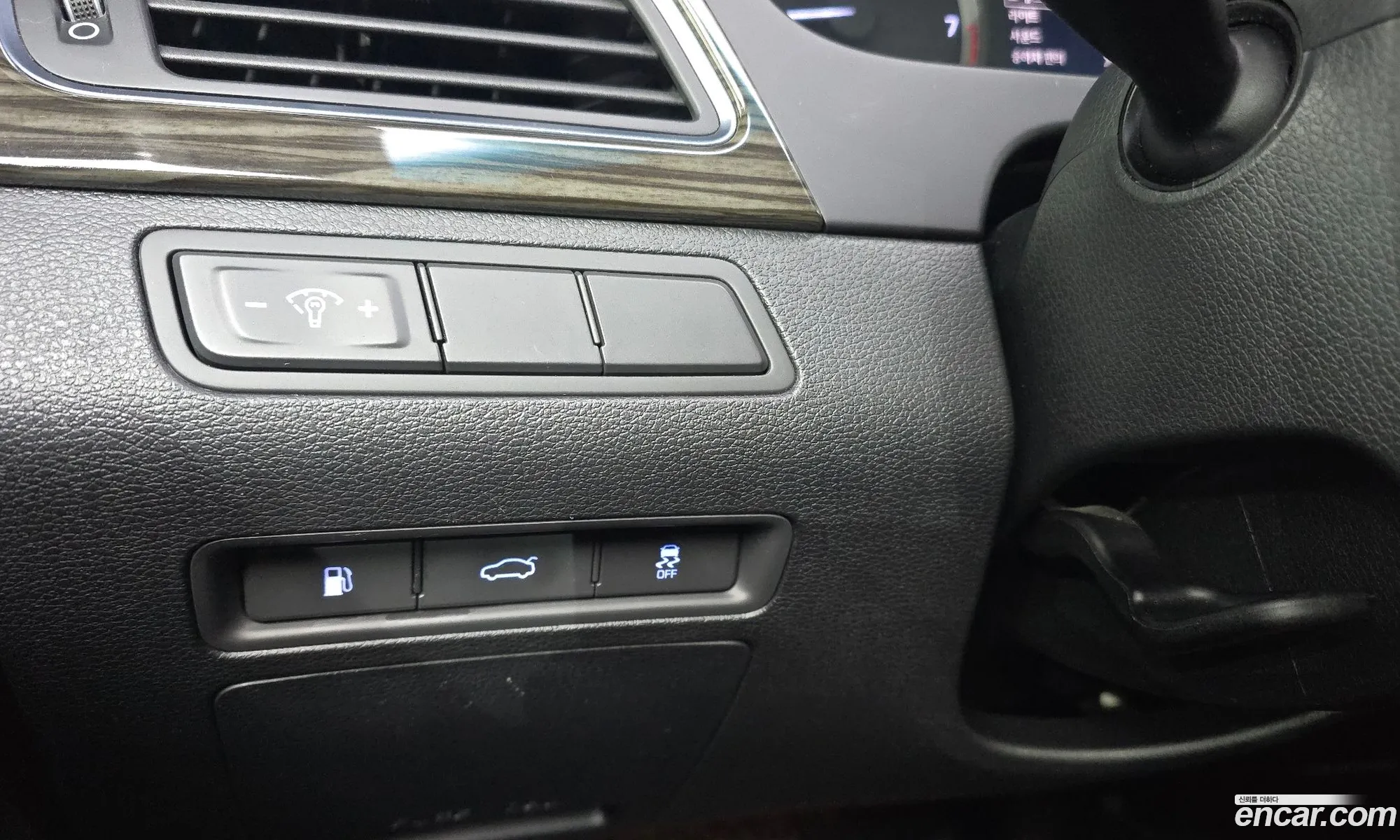 Hyundai LF Sonata 2014 — 11