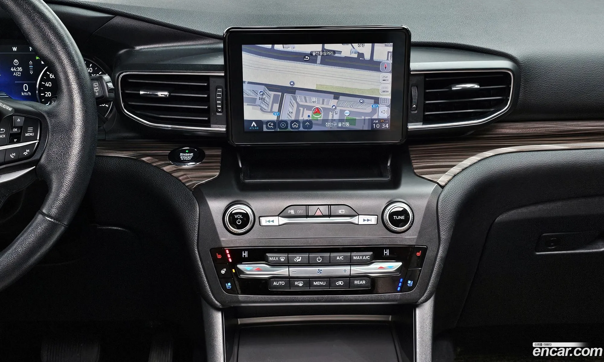 Ford Explorer 6th Gen 2020 1FMSK8FH5LGB58808 — 4