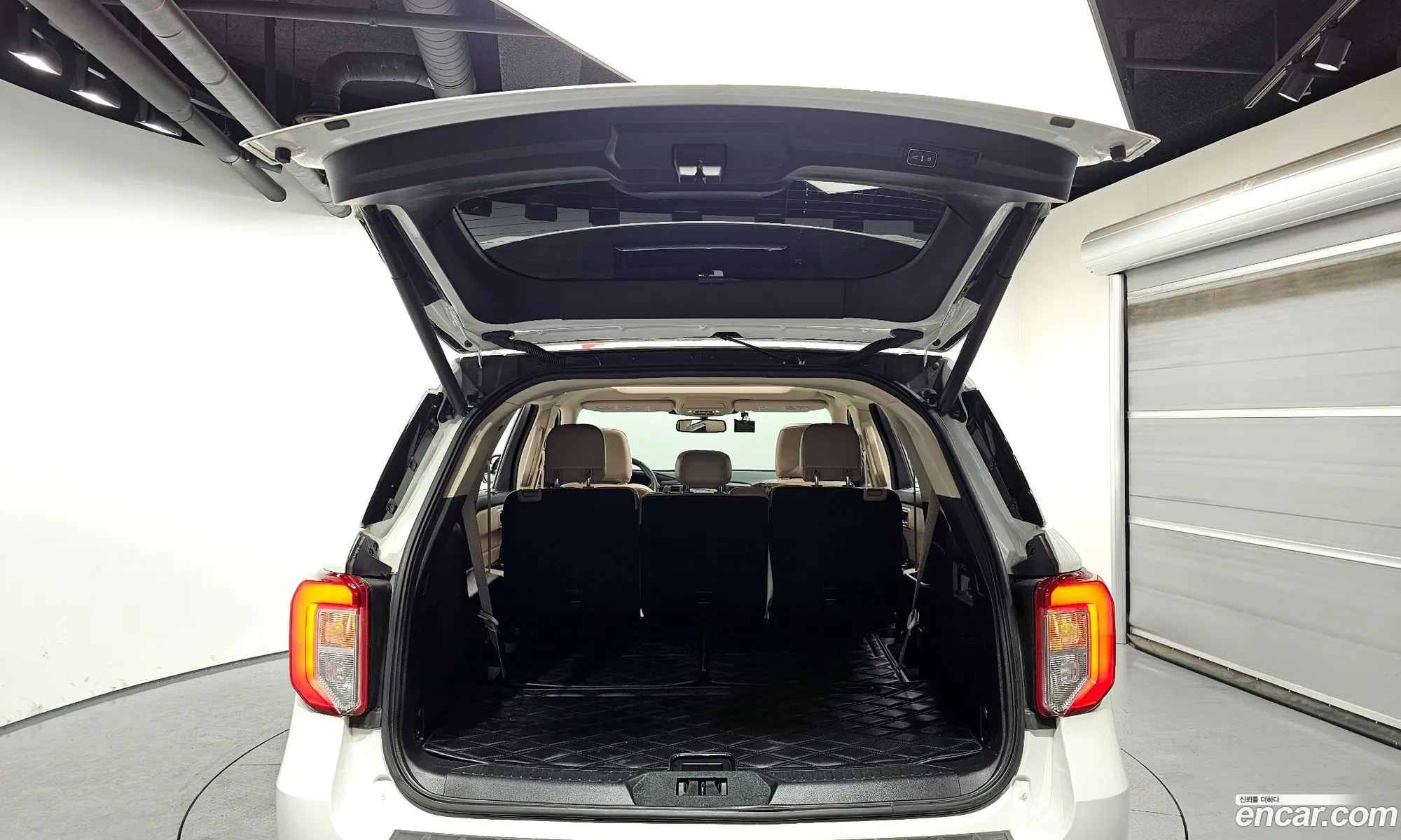 Ford Explorer 6th Gen 2020 1FMSK8FH5LGB58808 — 16