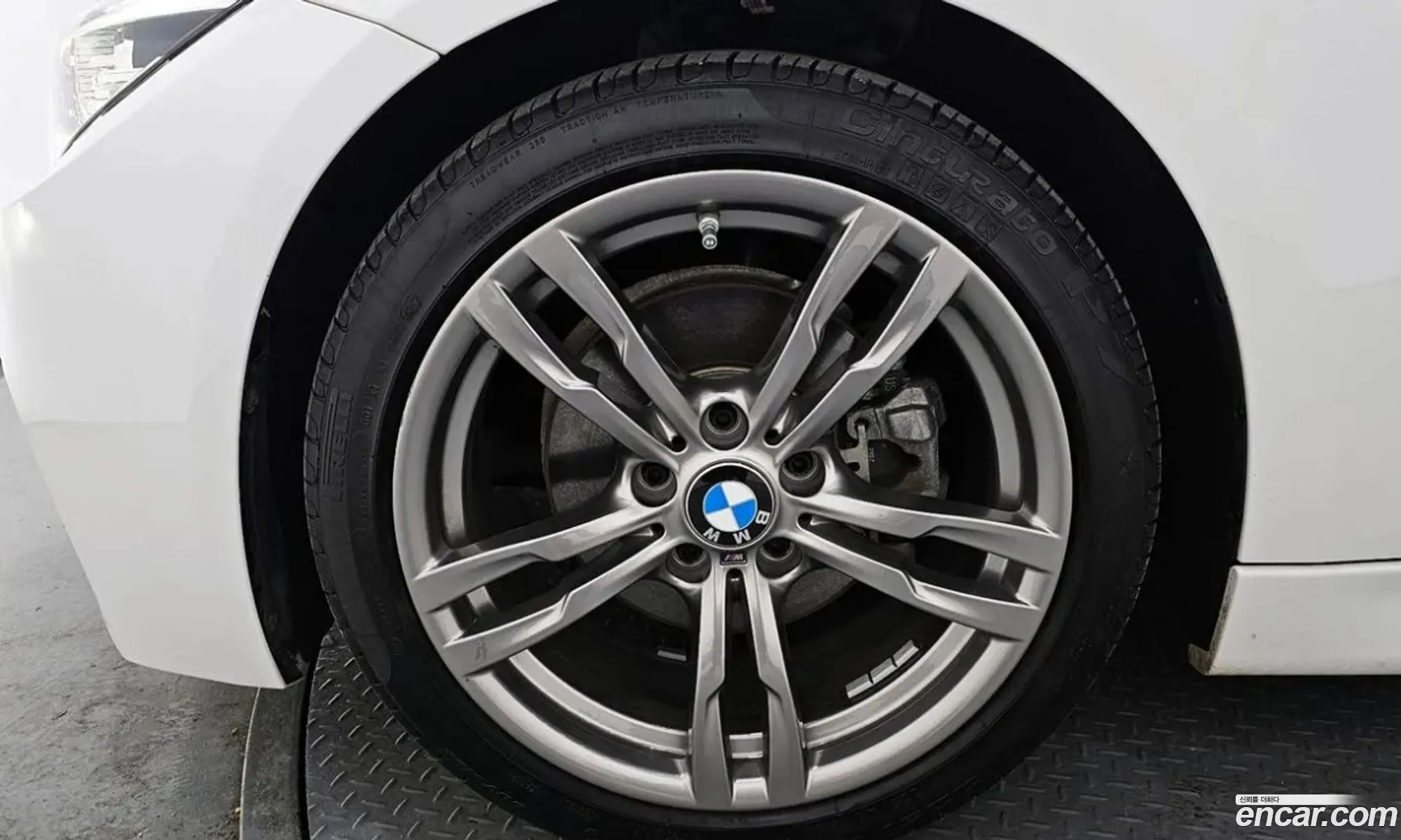 BMW 3 Series 2018 WBA8A9107JAE92122 — 3