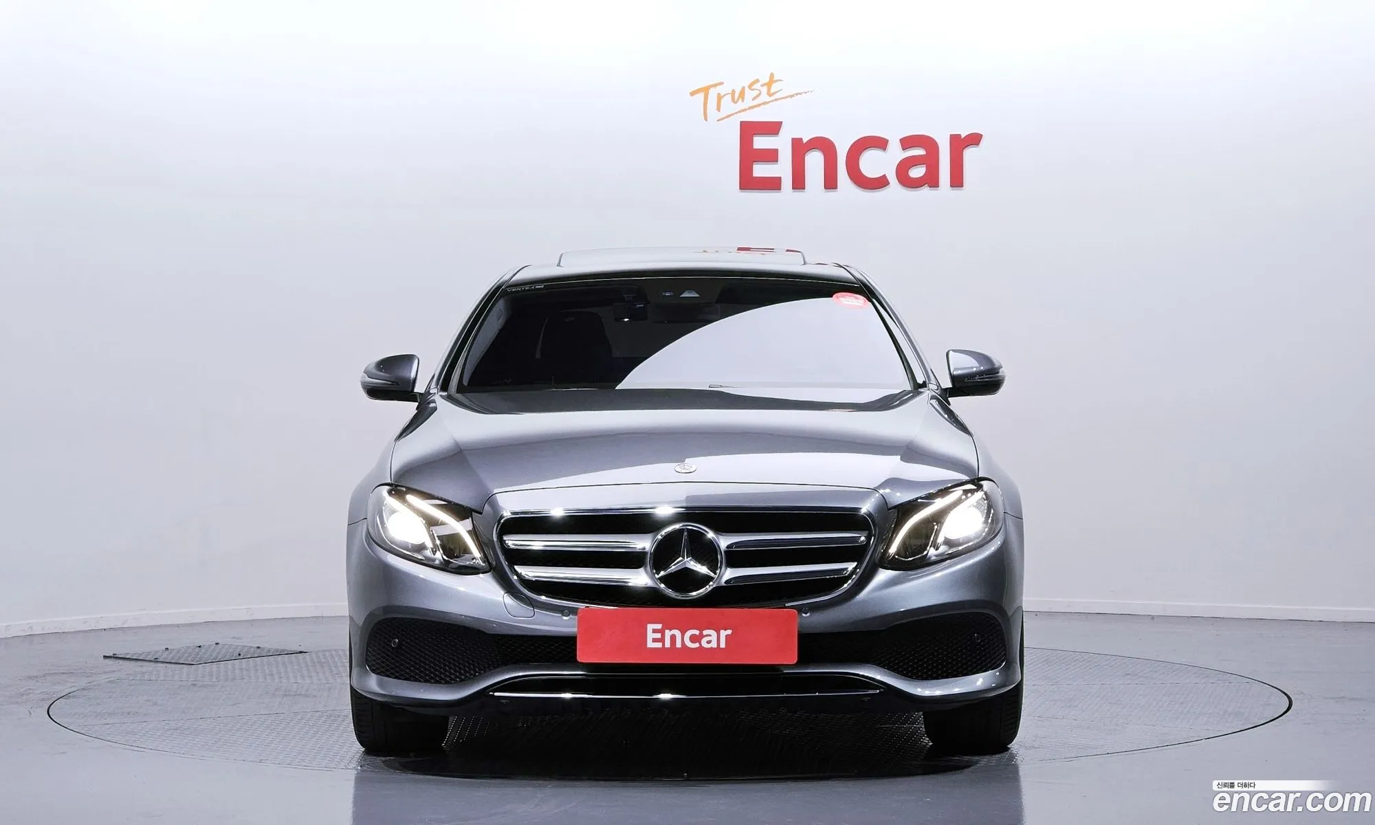 Mercedes-Benz E-Class W213 2018 WDDZF4CB4JA418041 — 14