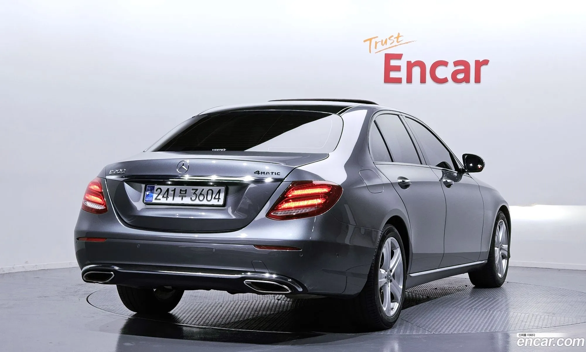 Mercedes-Benz E-Class W213 2018 WDDZF4CB4JA418041 — 4