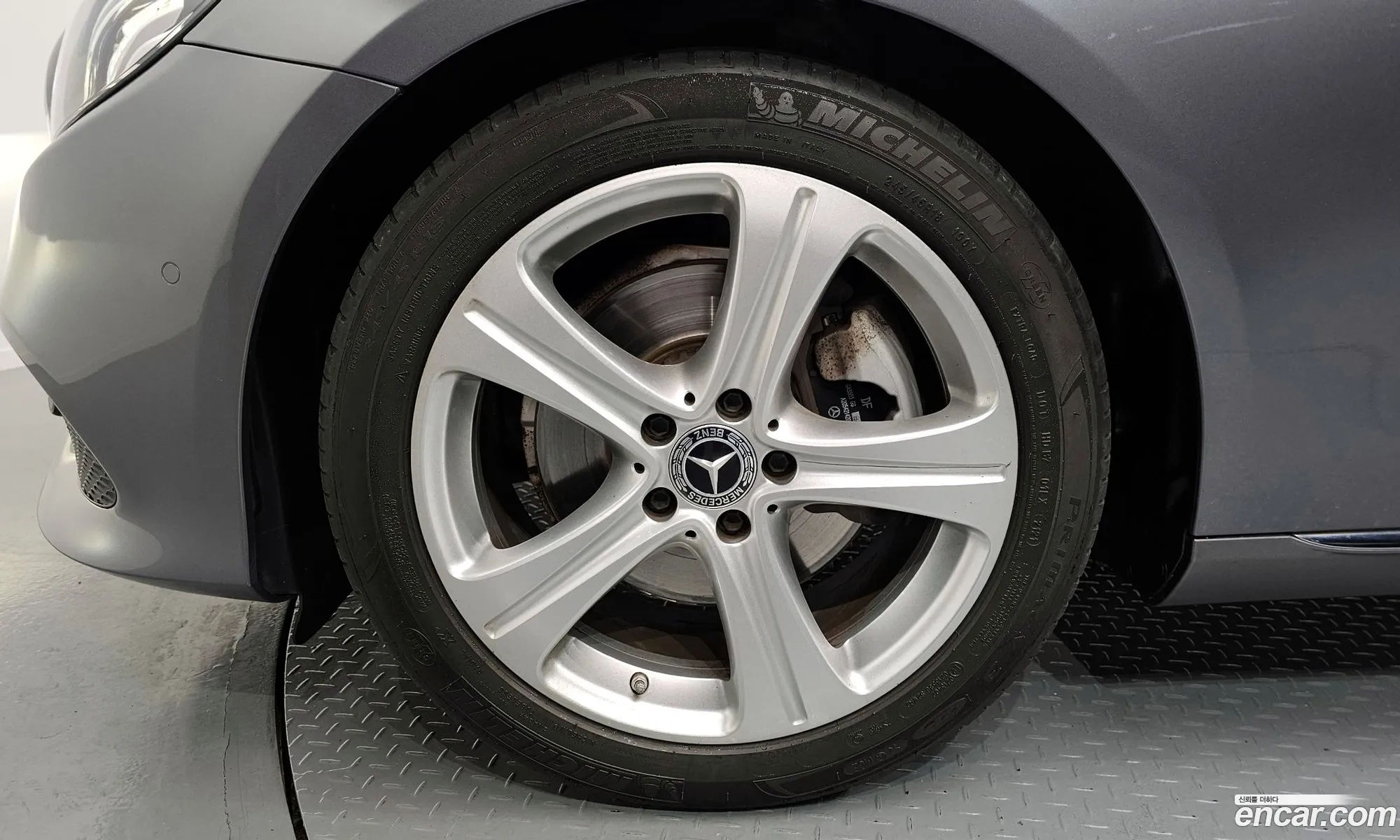 Mercedes-Benz E-Class W213 2018 WDDZF4CB4JA418041 — 8