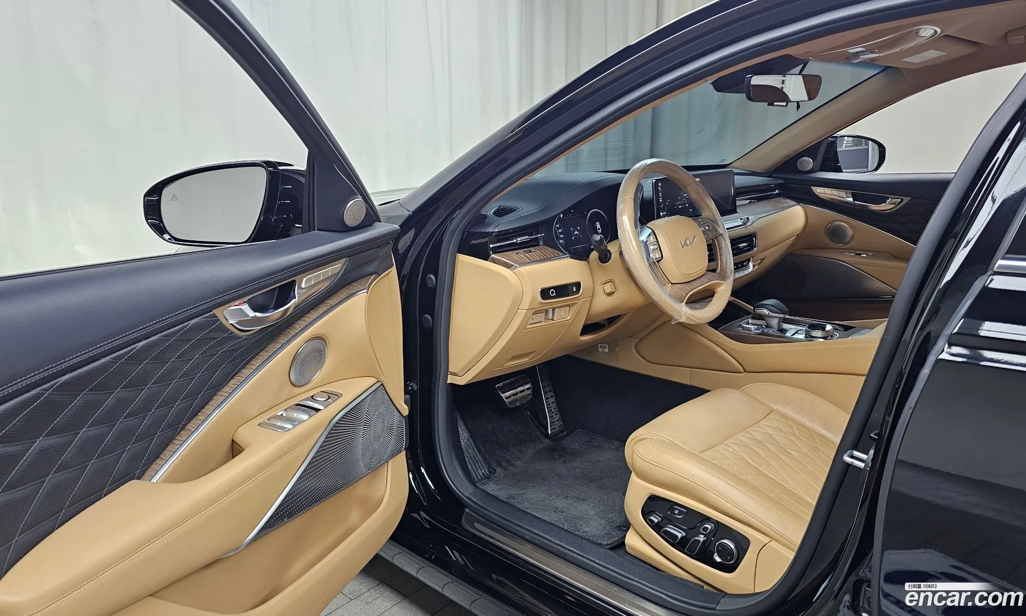 Kia K9 2023 — 17