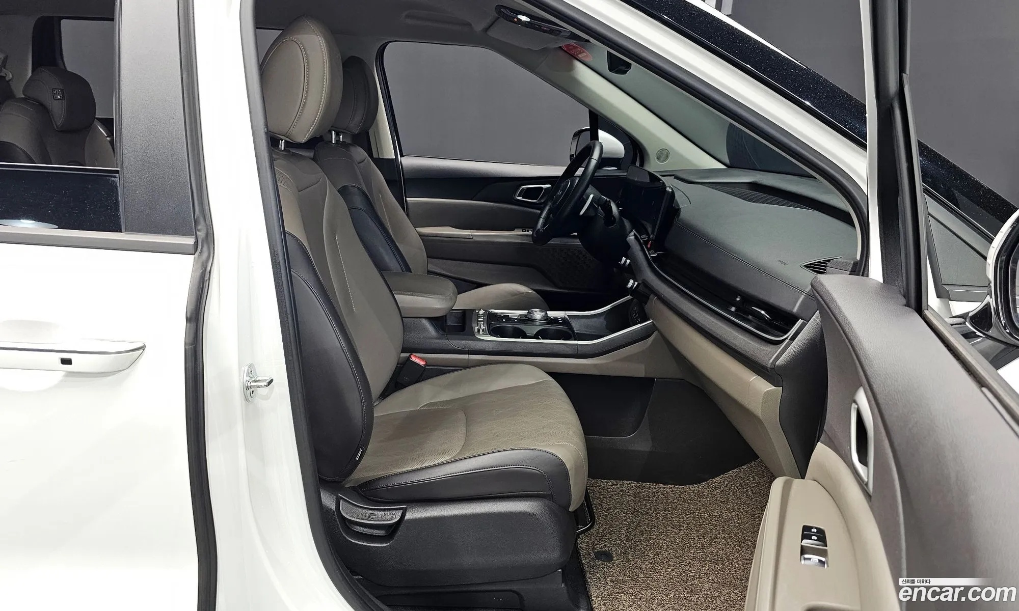 Kia Carnival 2024 — 16
