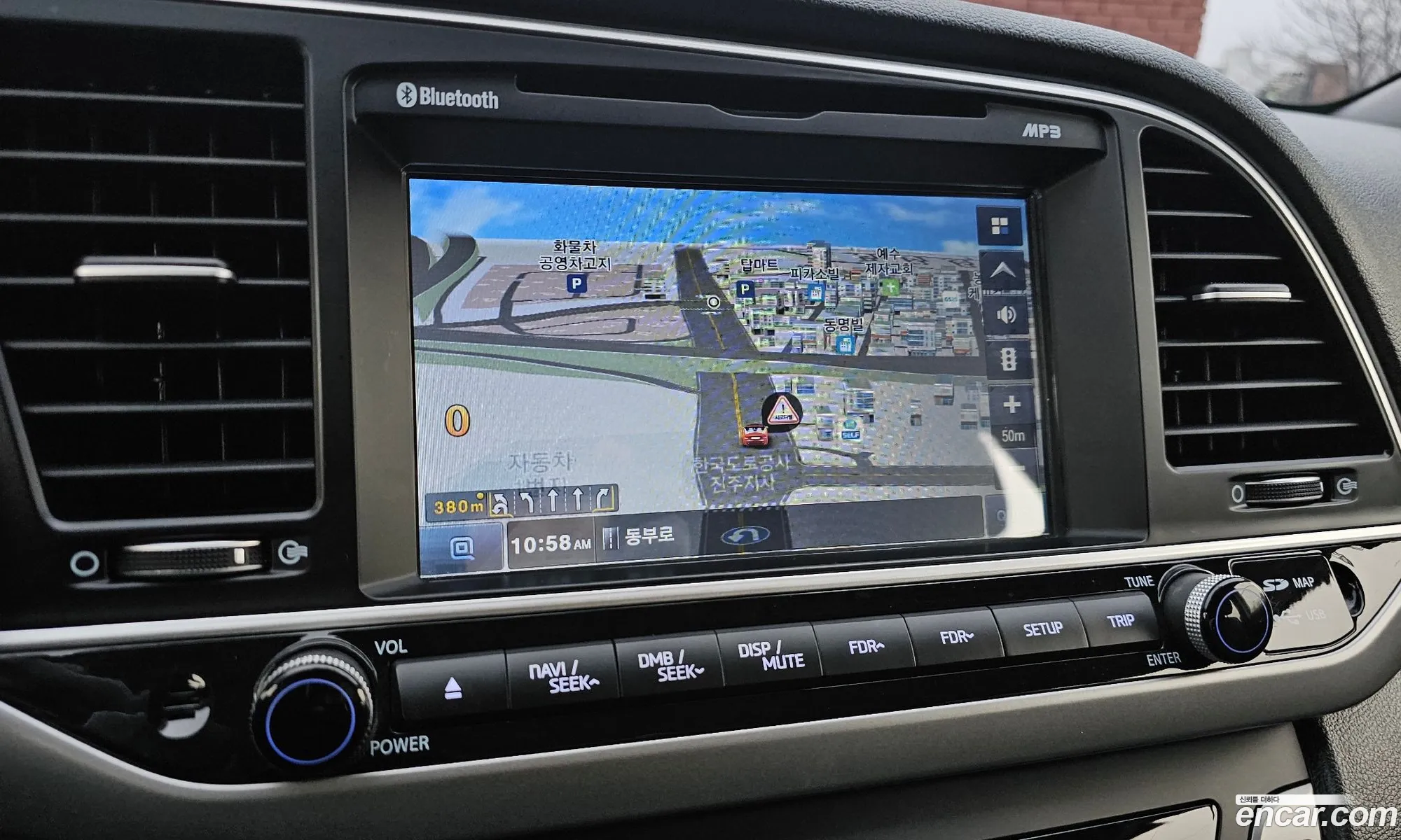 Hyundai Elantra AD 2017 — 17