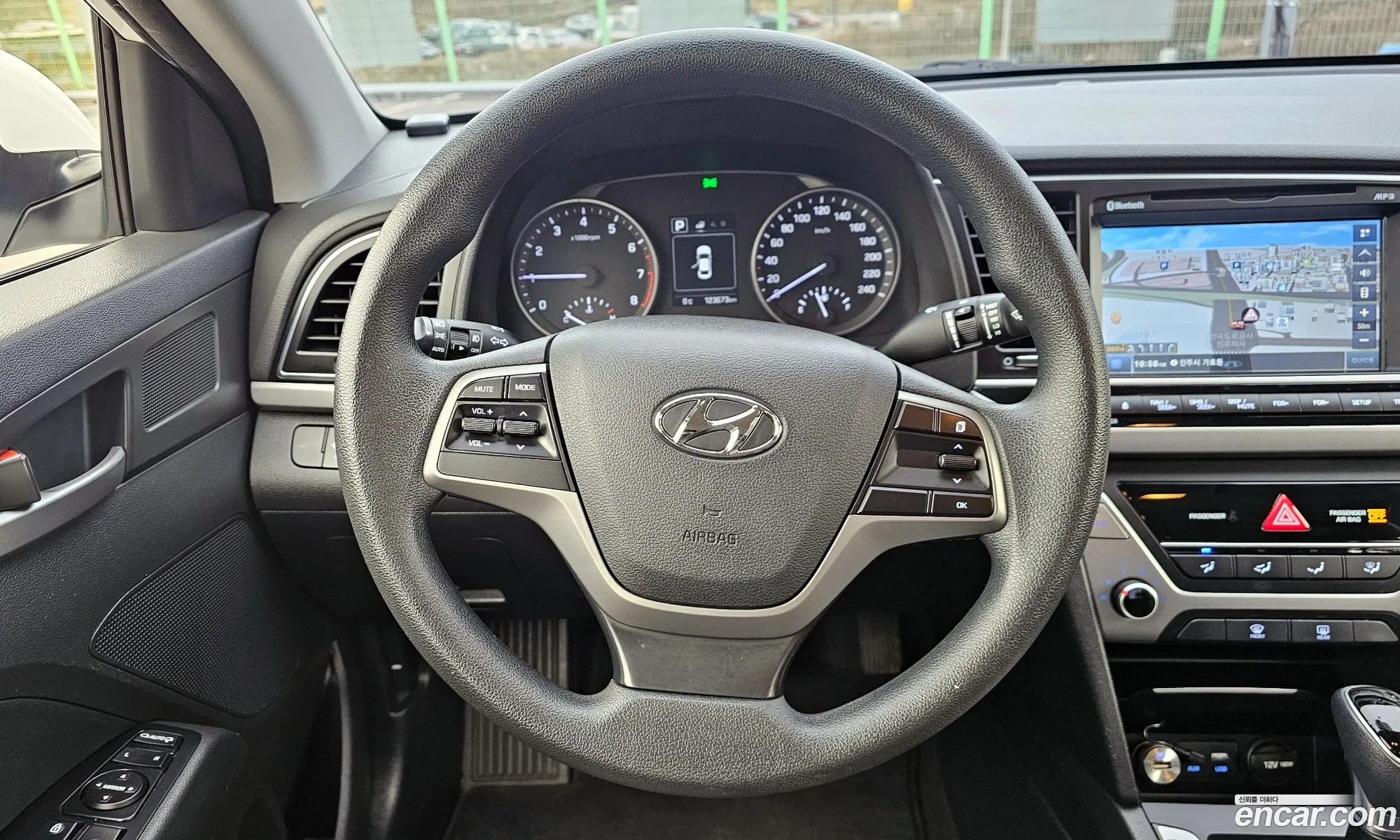 Hyundai Elantra AD 2017 — 16