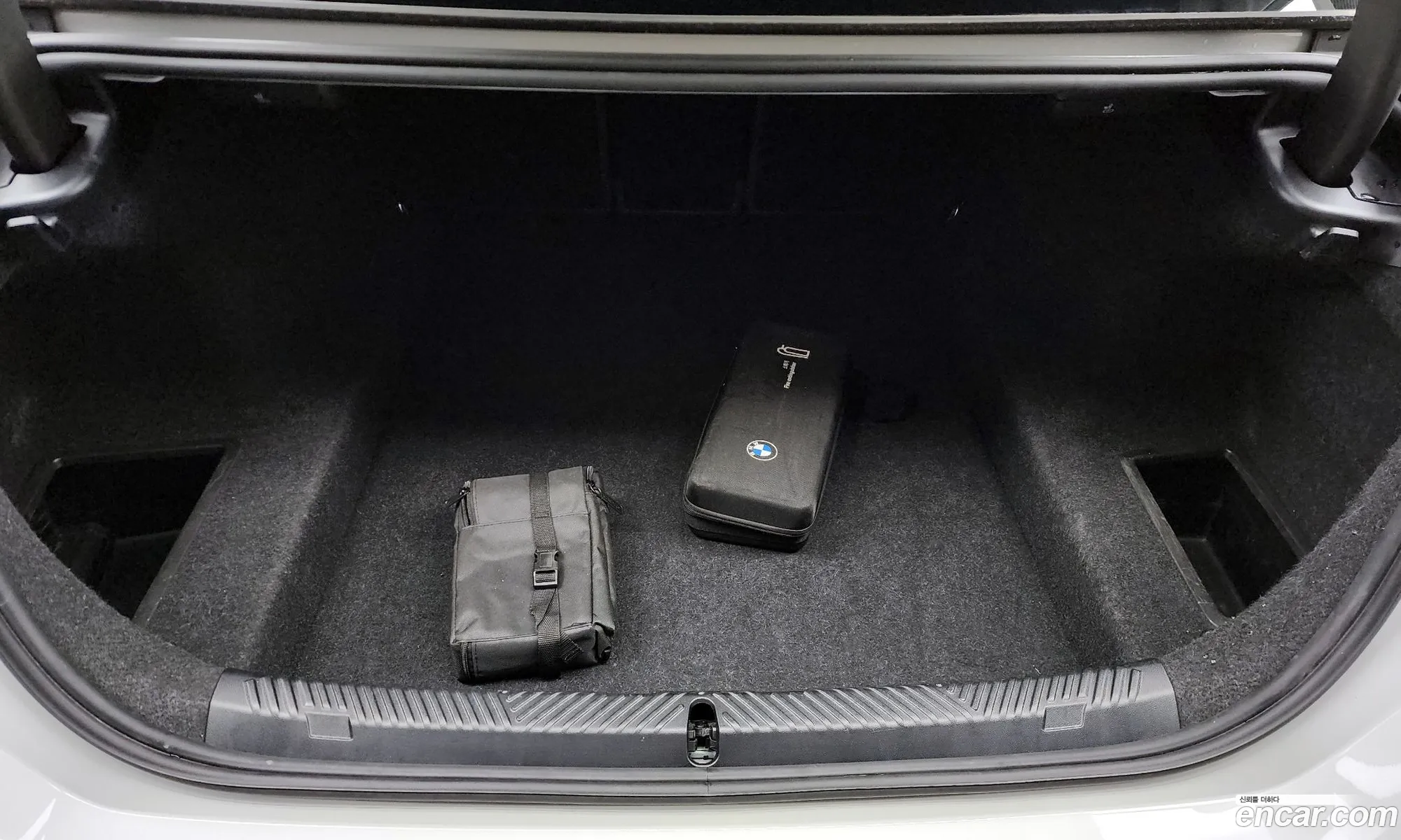 BMW 5 Series 2025 — 8