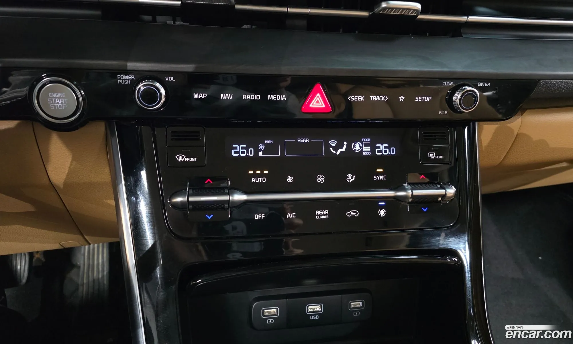 Kia Carnival 2021 KNANE81BBMS093856 — 3