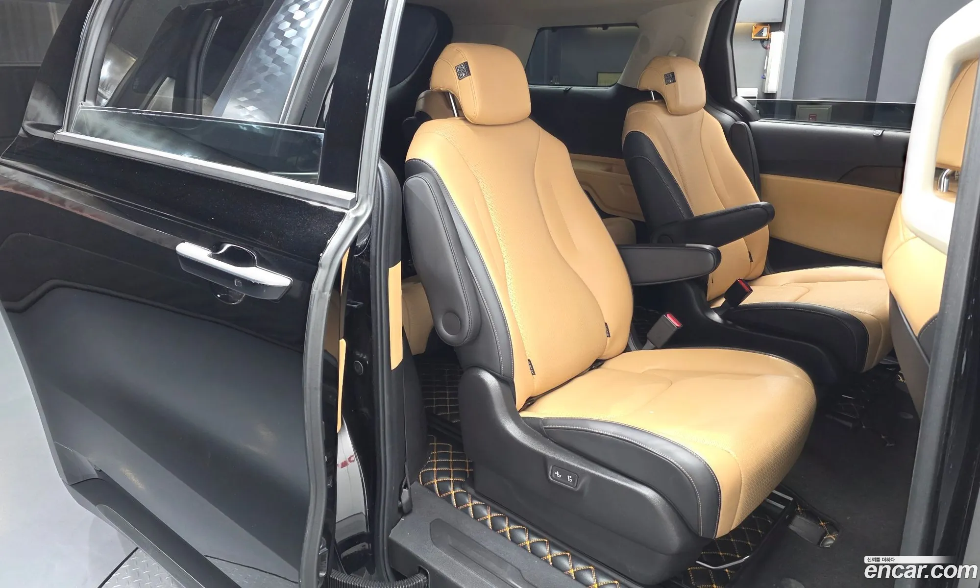 Kia Carnival 2021 KNANE81BBMS093856 — 18