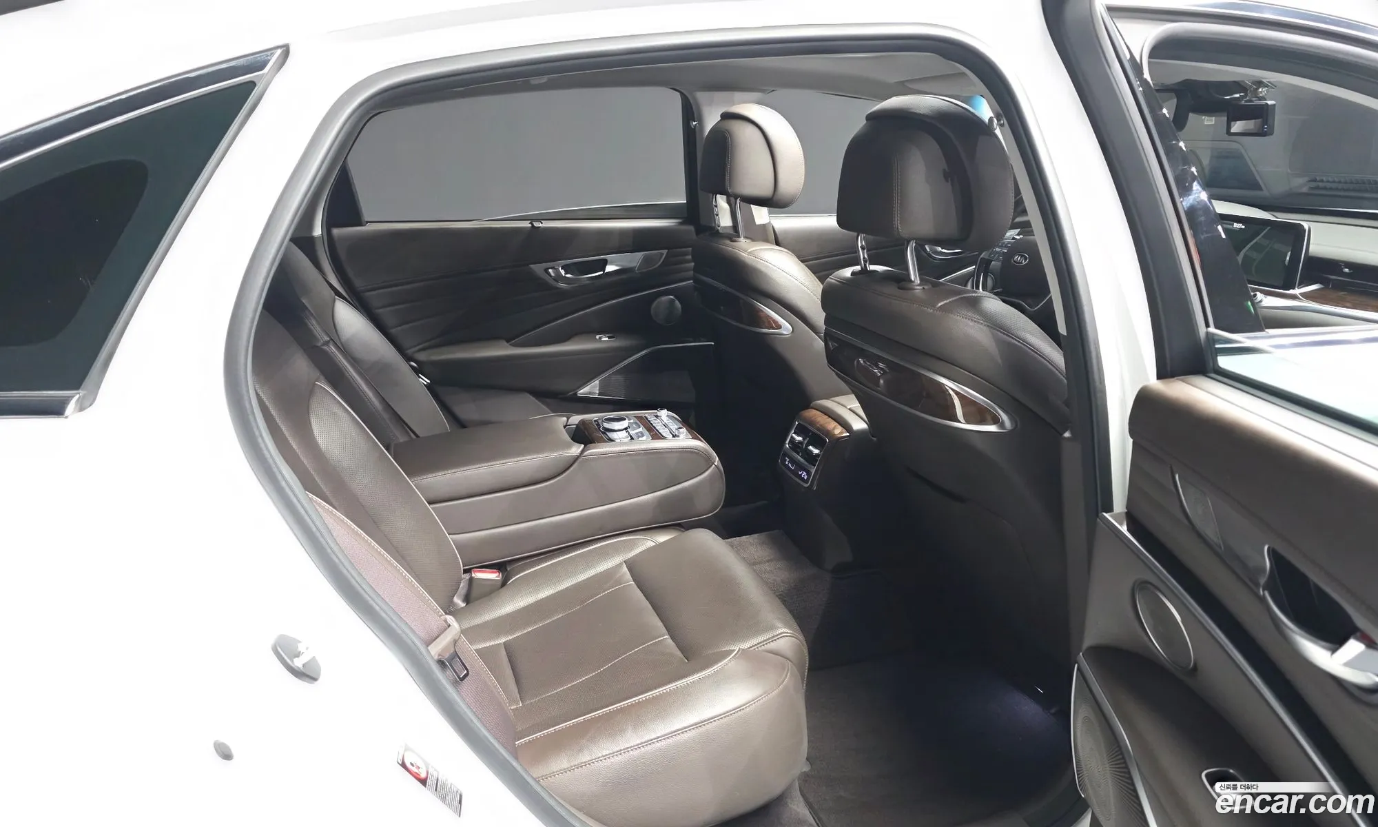 Kia The K9 2020 — 9