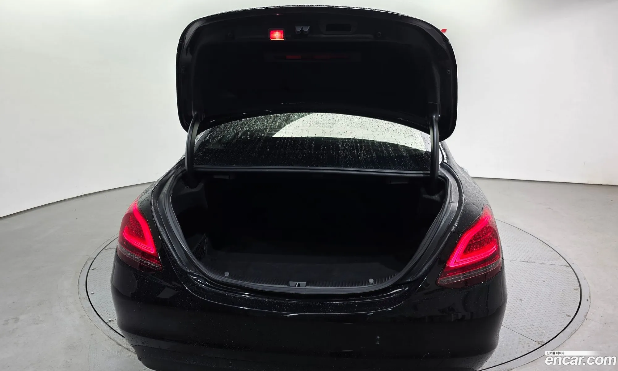 Mercedes-Benz C-Class W205 2019 — 10