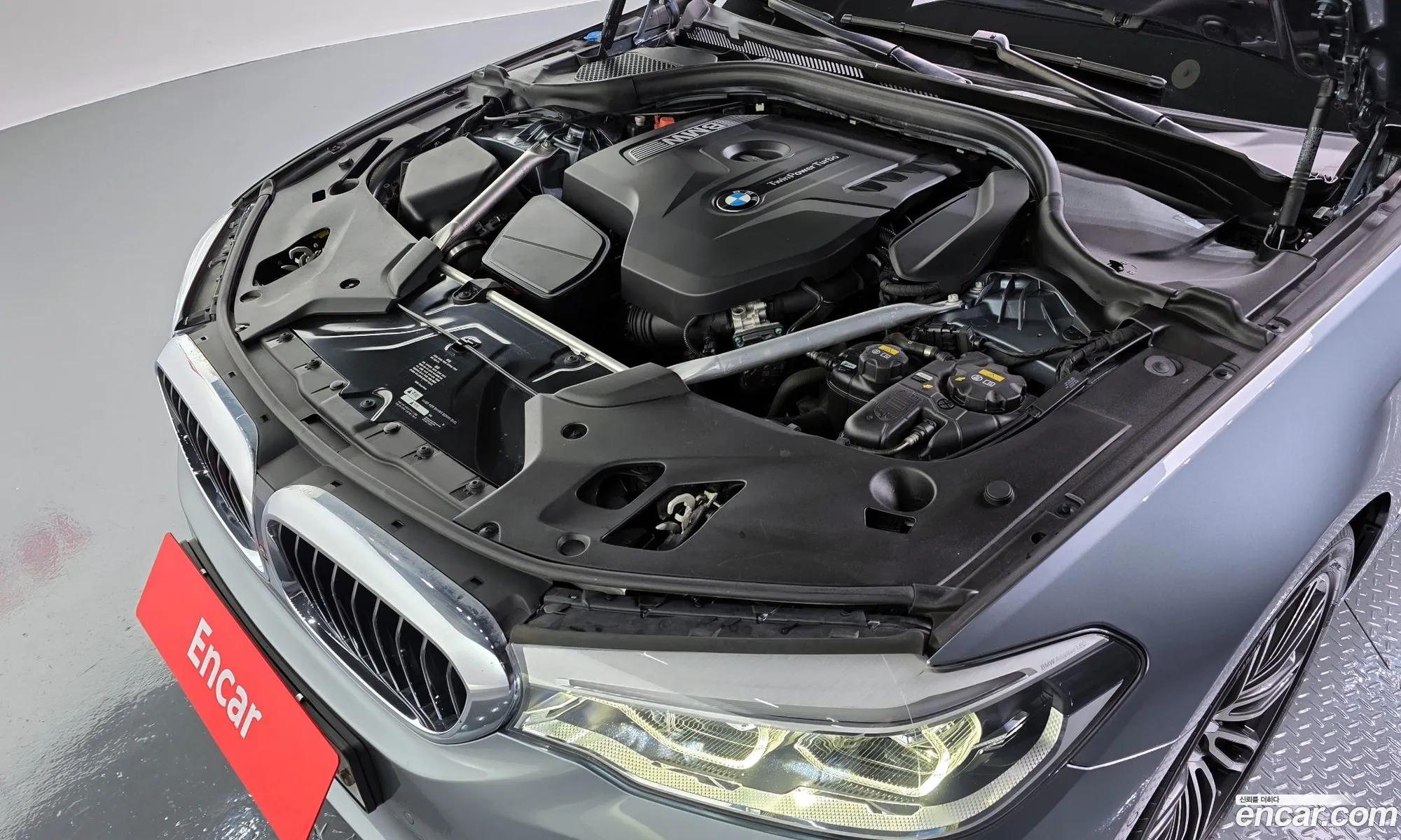 BMW 5 Series 2019 WBAJD3107KWW21516 — 7
