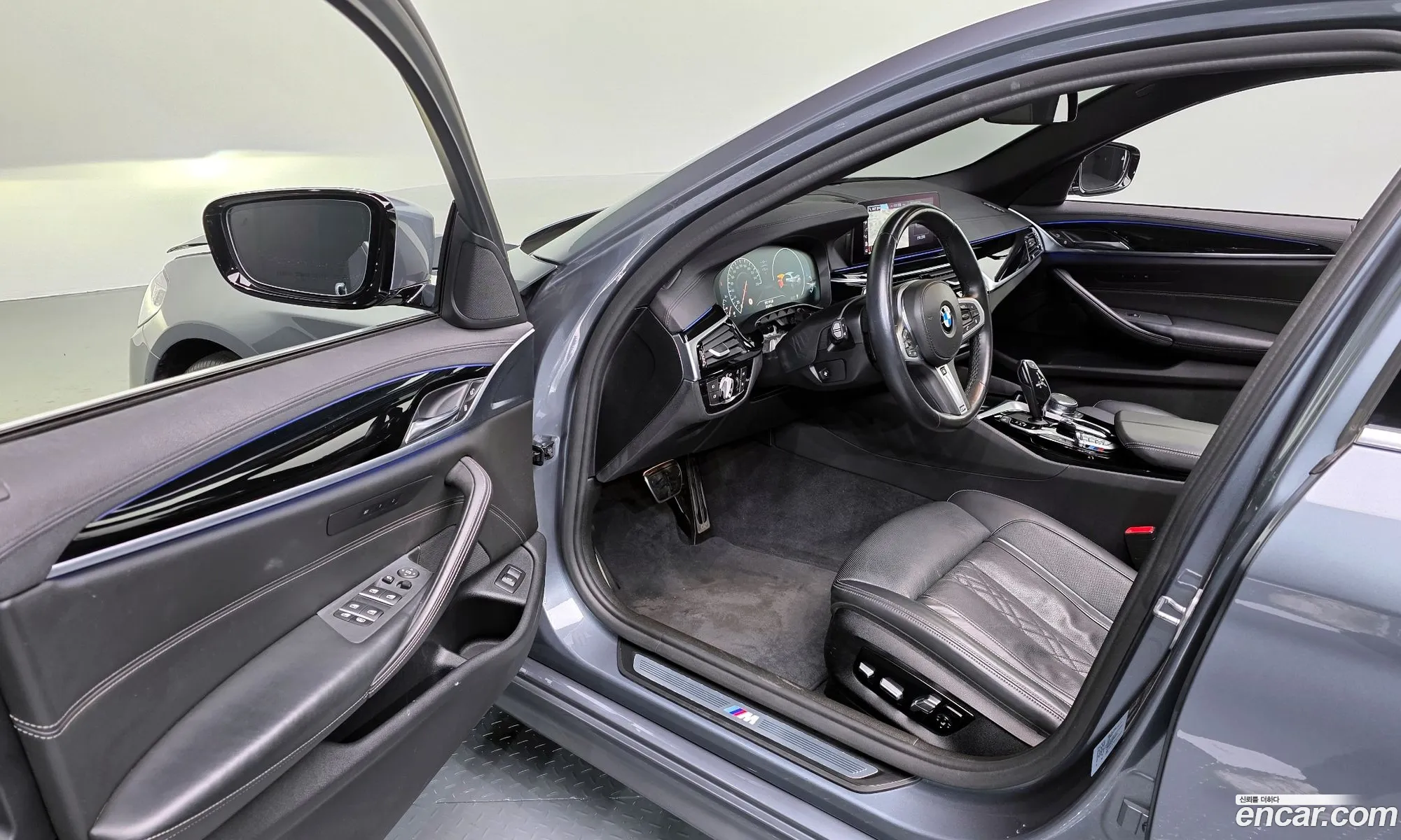 BMW 5 Series 2019 WBAJD3107KWW21516 — 12