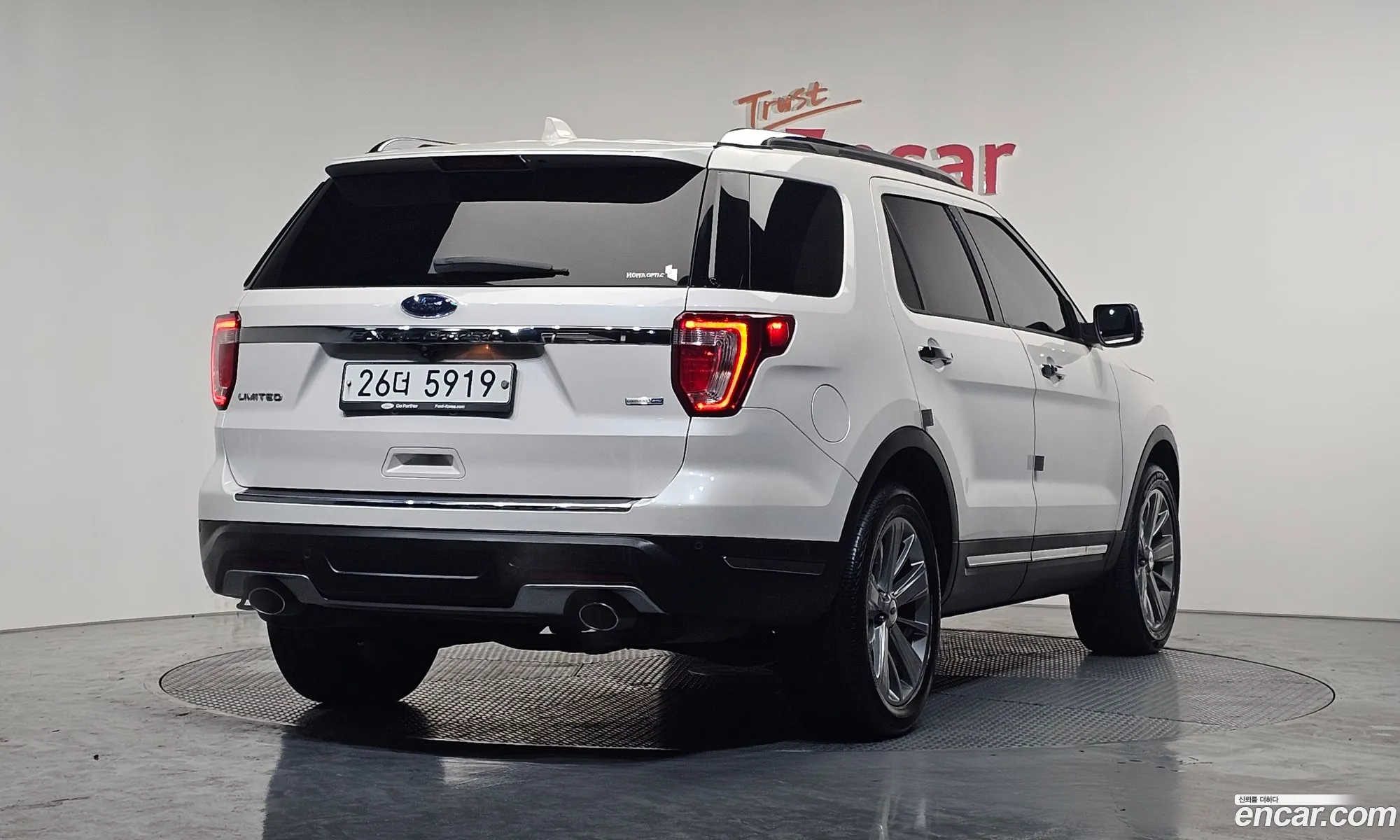 Ford Explorer 2018 — 17