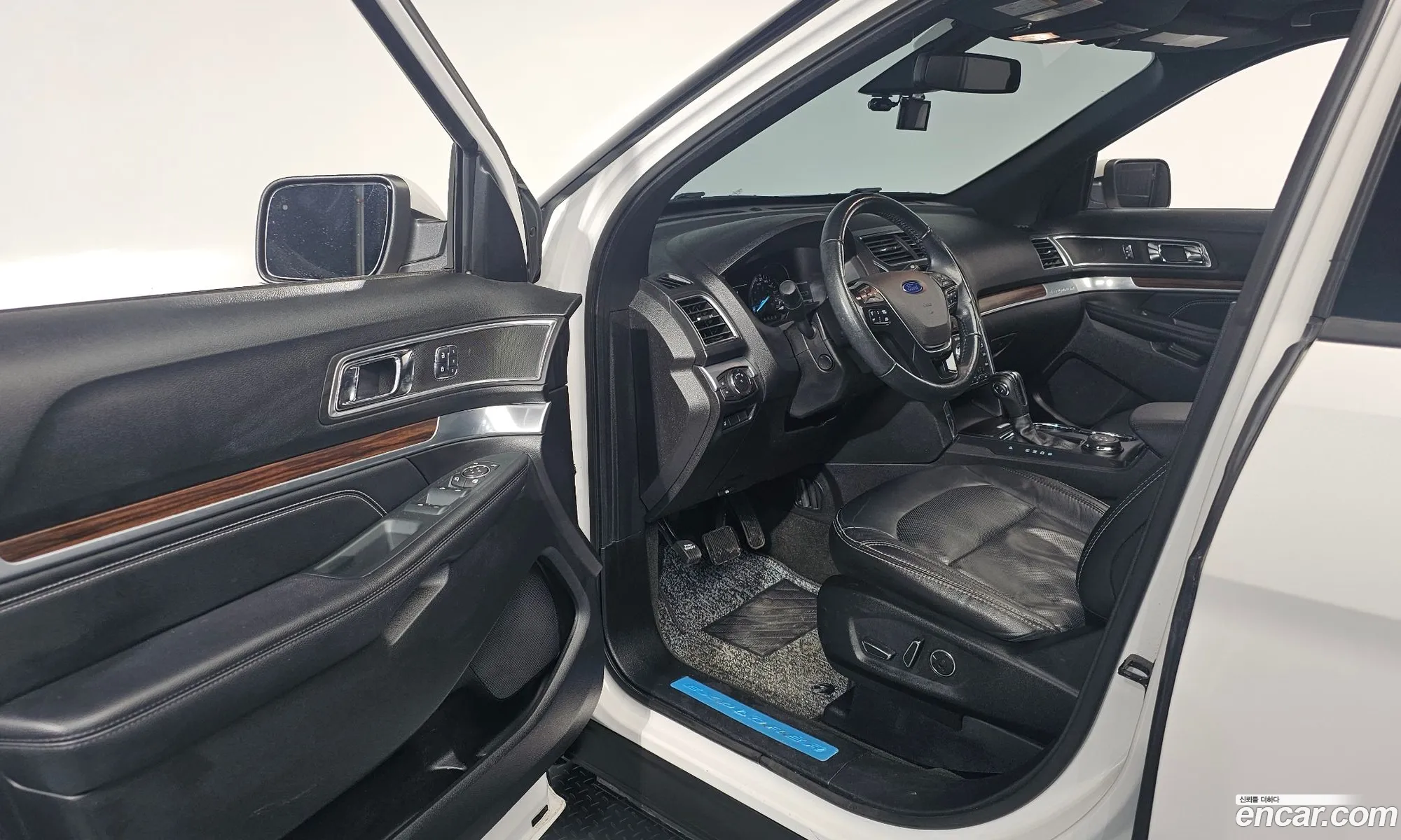 Ford Explorer 2018 — 4