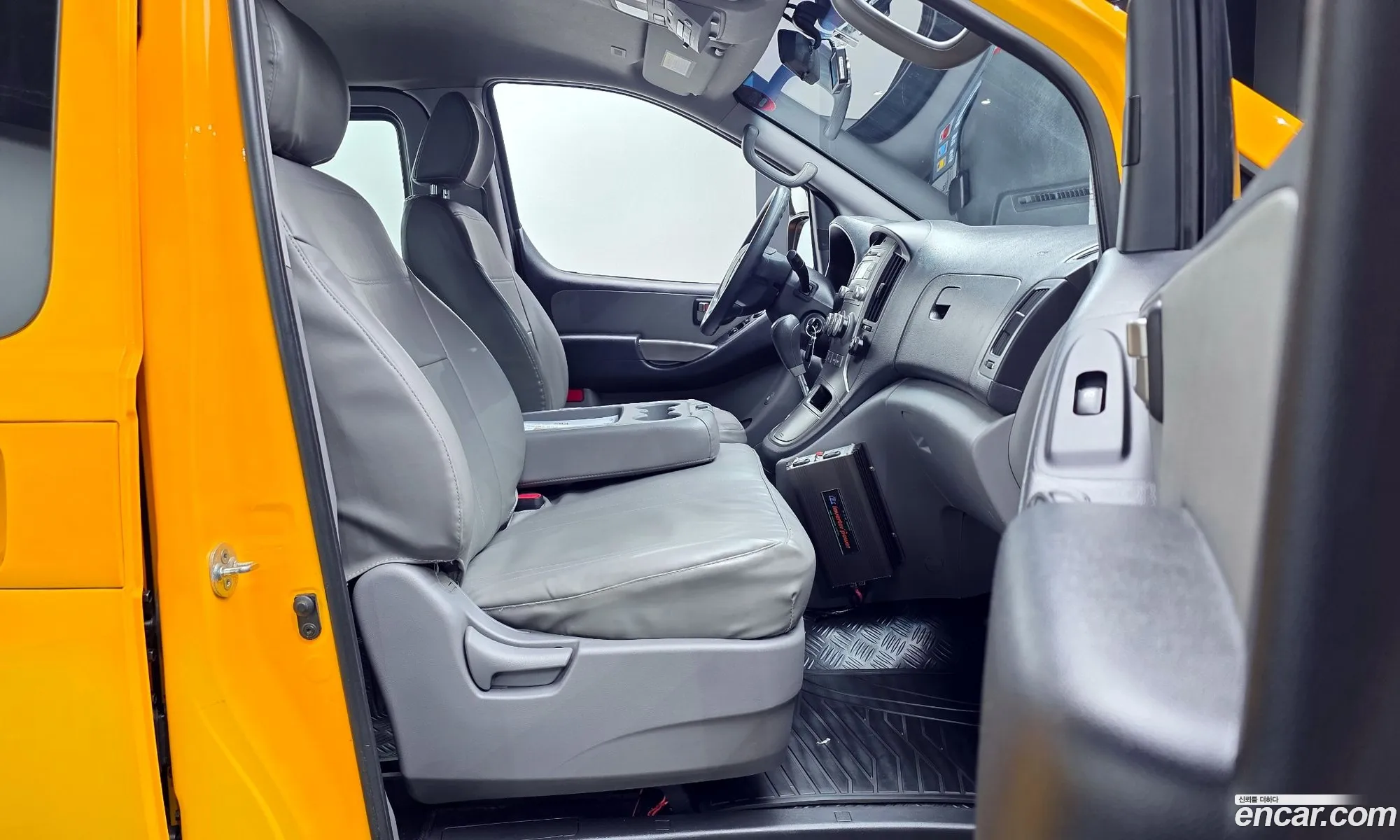 Hyundai Grand Starex 2014 — 18