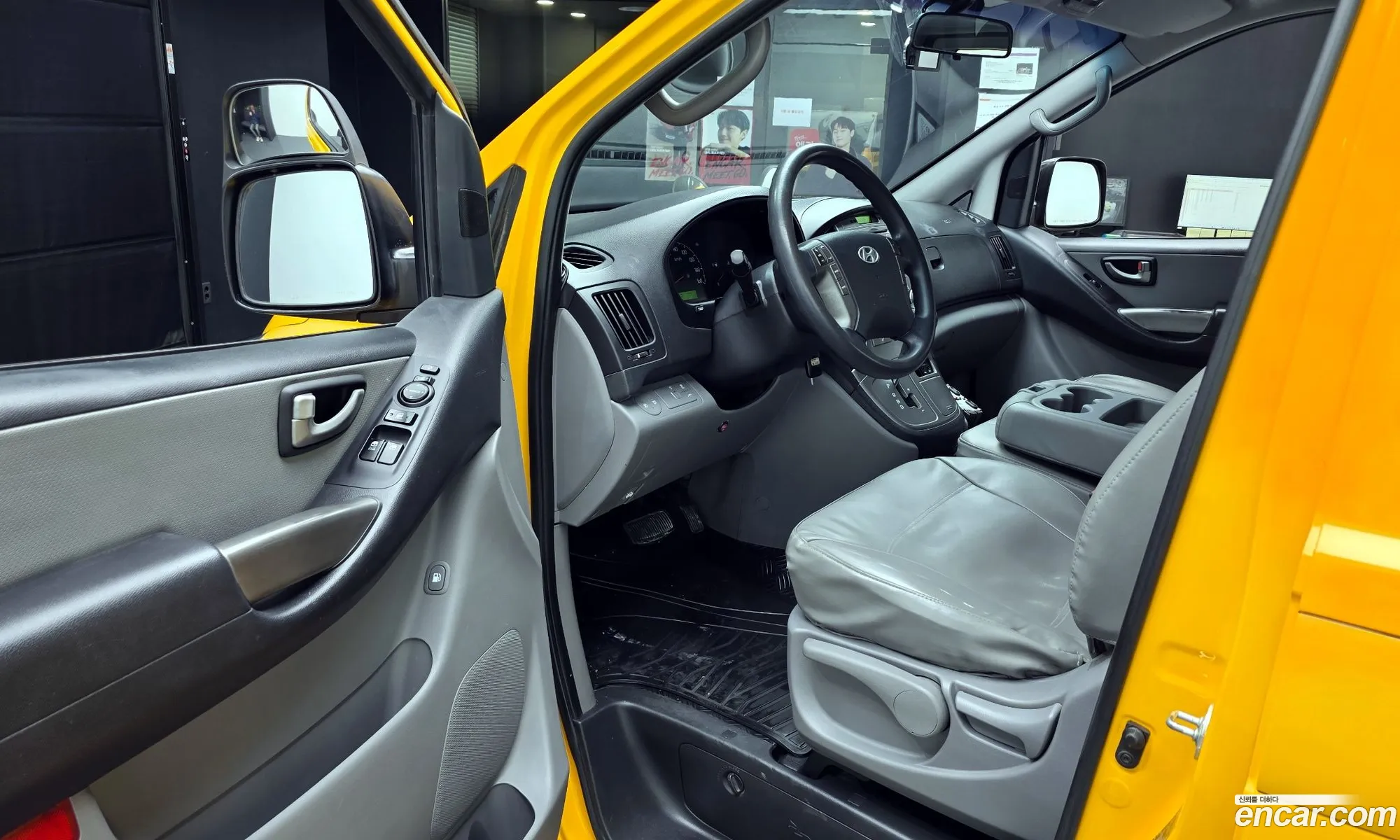 Hyundai Grand Starex 2014 — 19