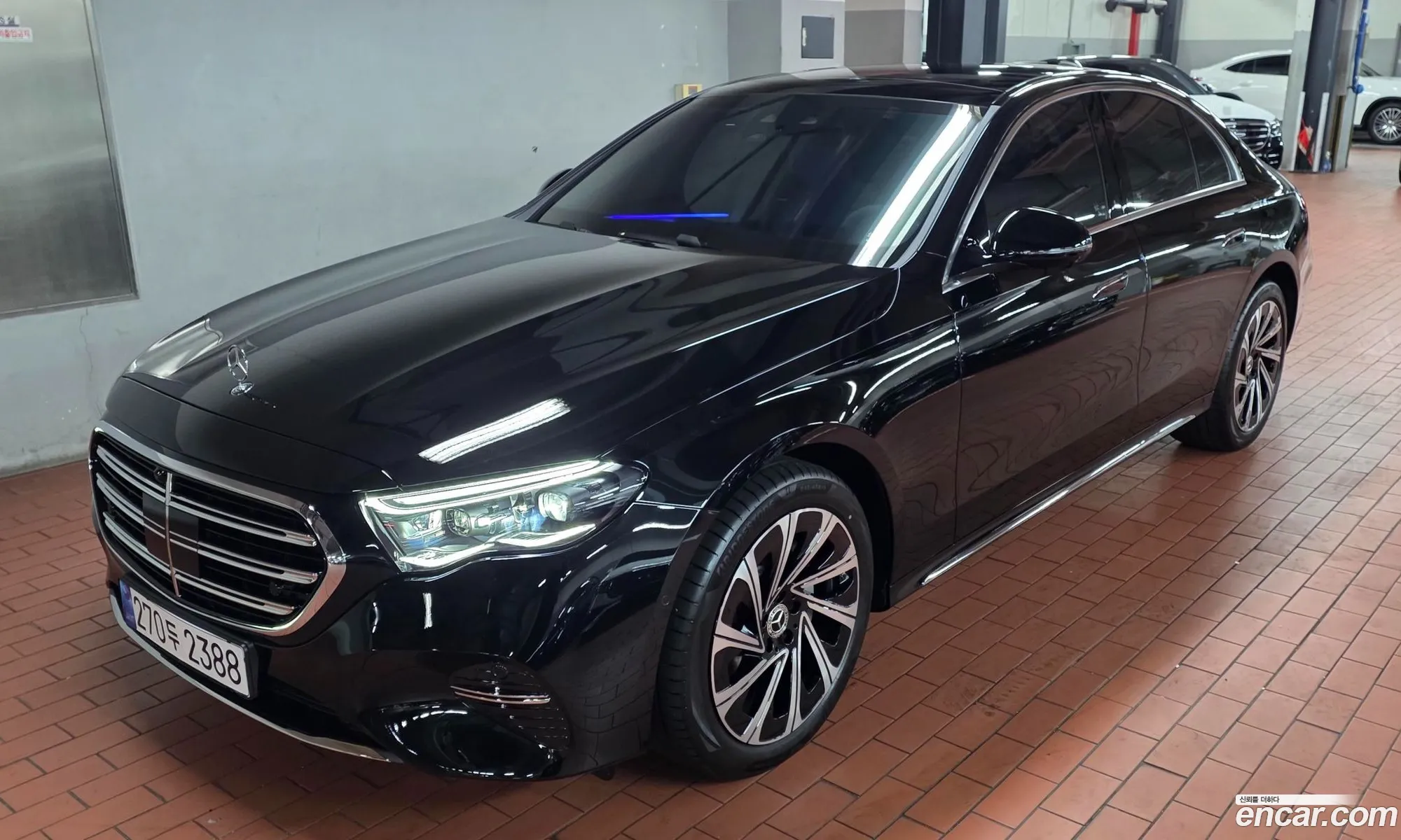 Mercedes-Benz E-Class W214 2025 — 14