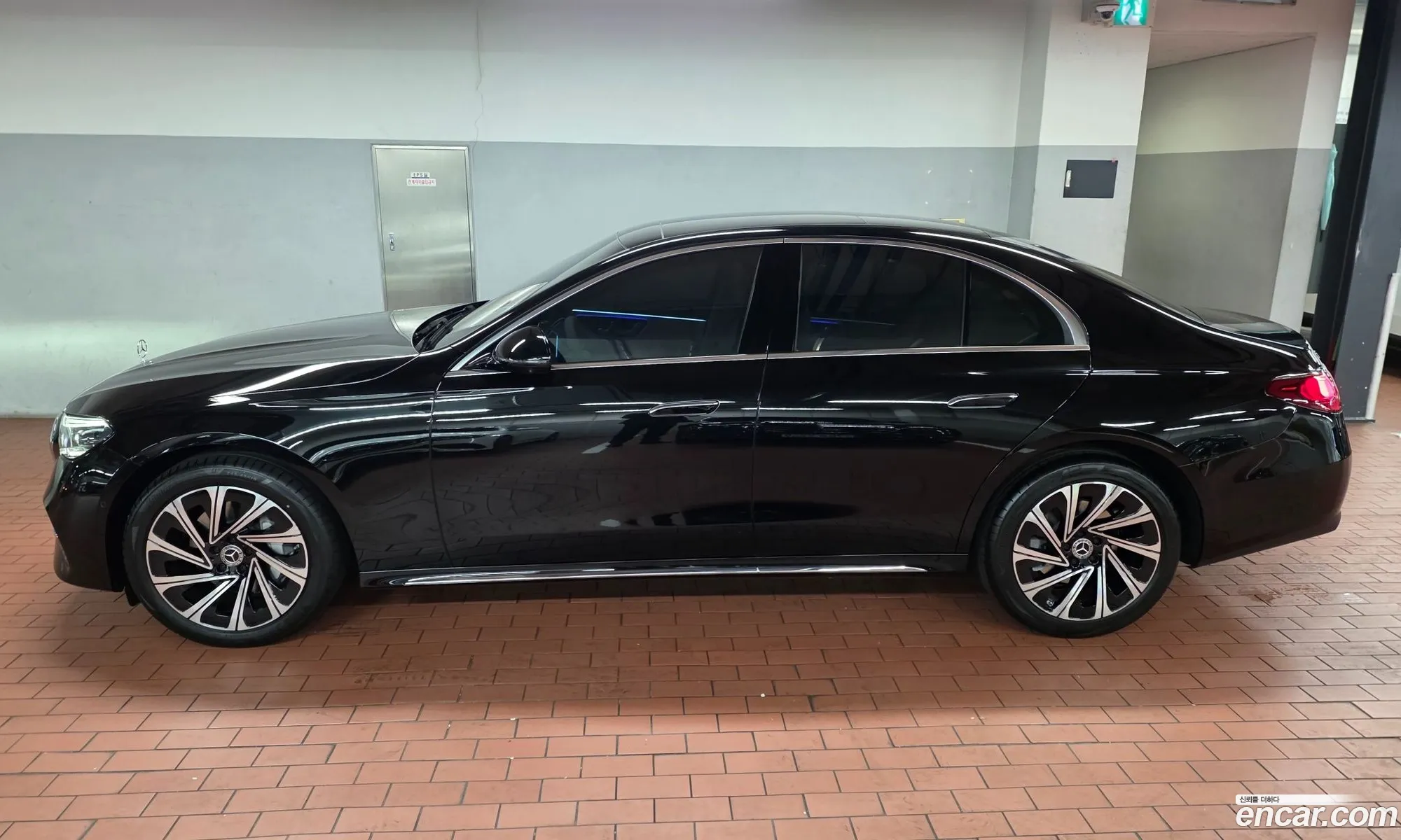 Mercedes-Benz E-Class W214 2025 — 9